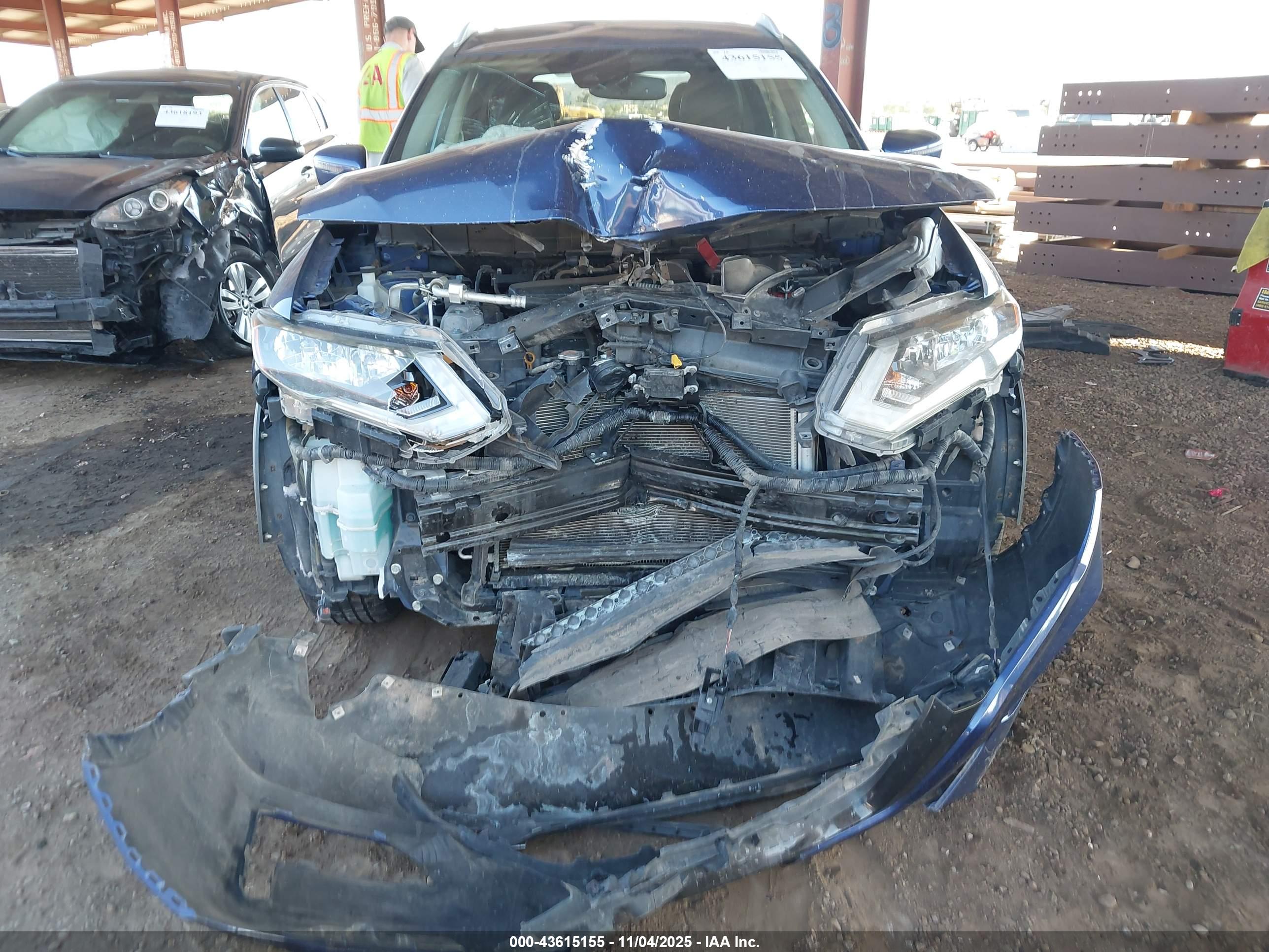 NISSAN ROGUE image 6