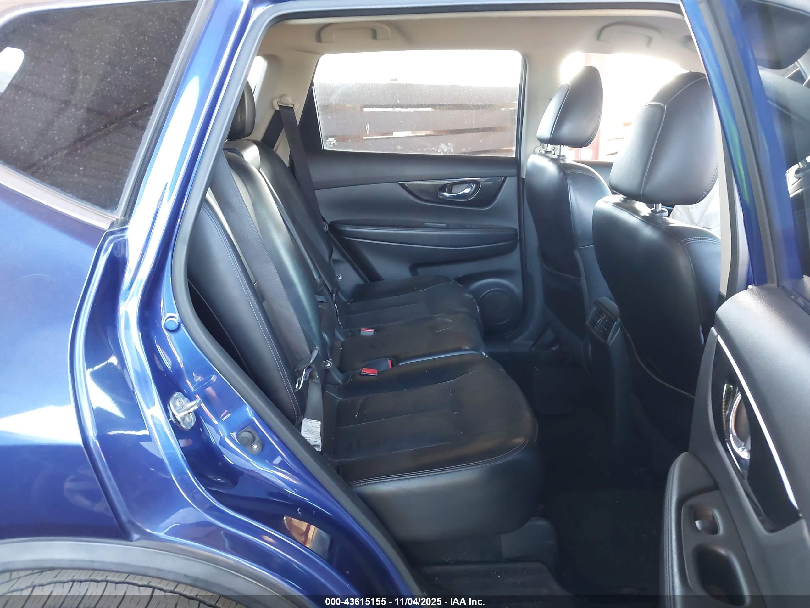 NISSAN ROGUE image 8
