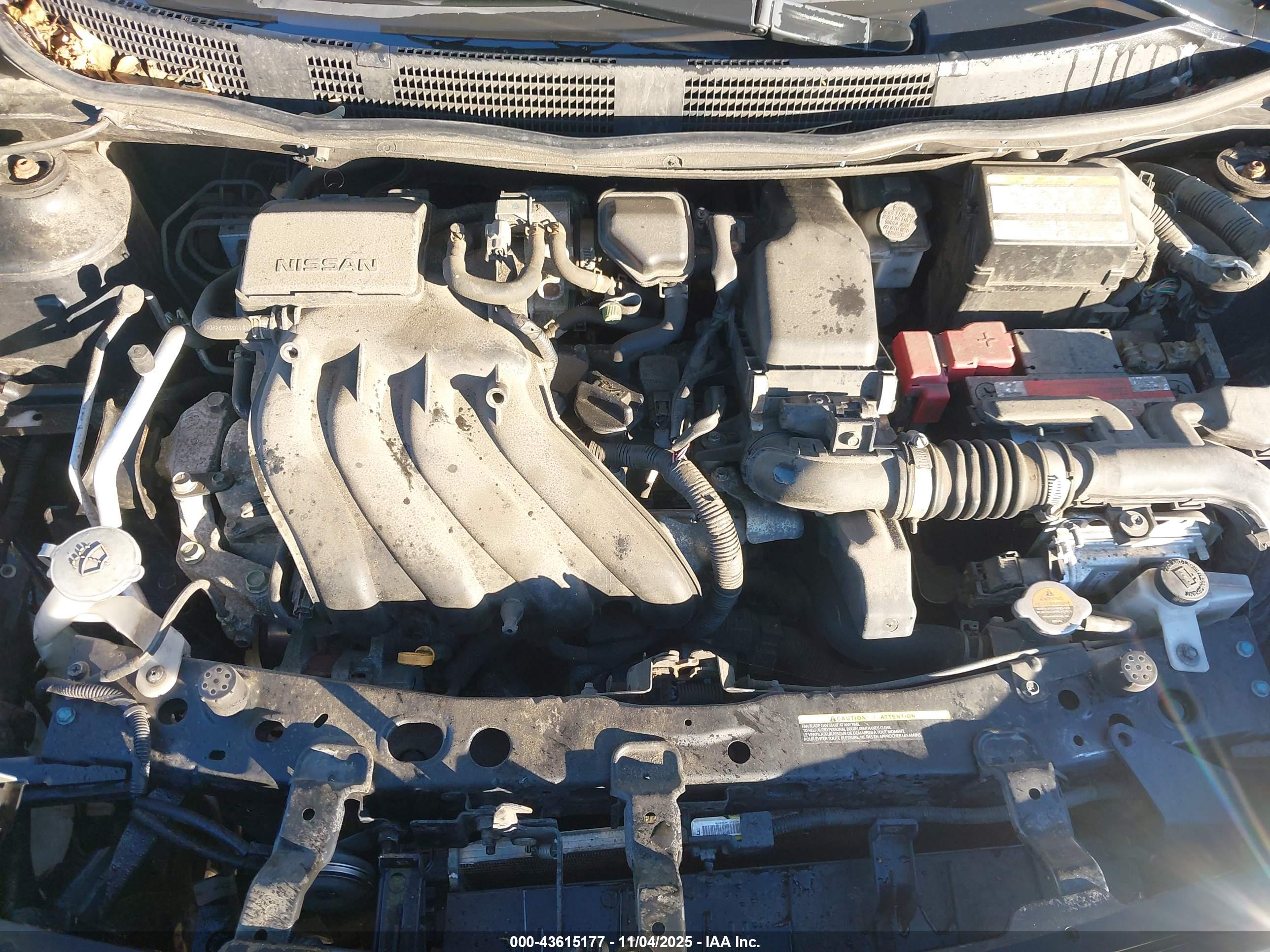 NISSAN VERSA image 10