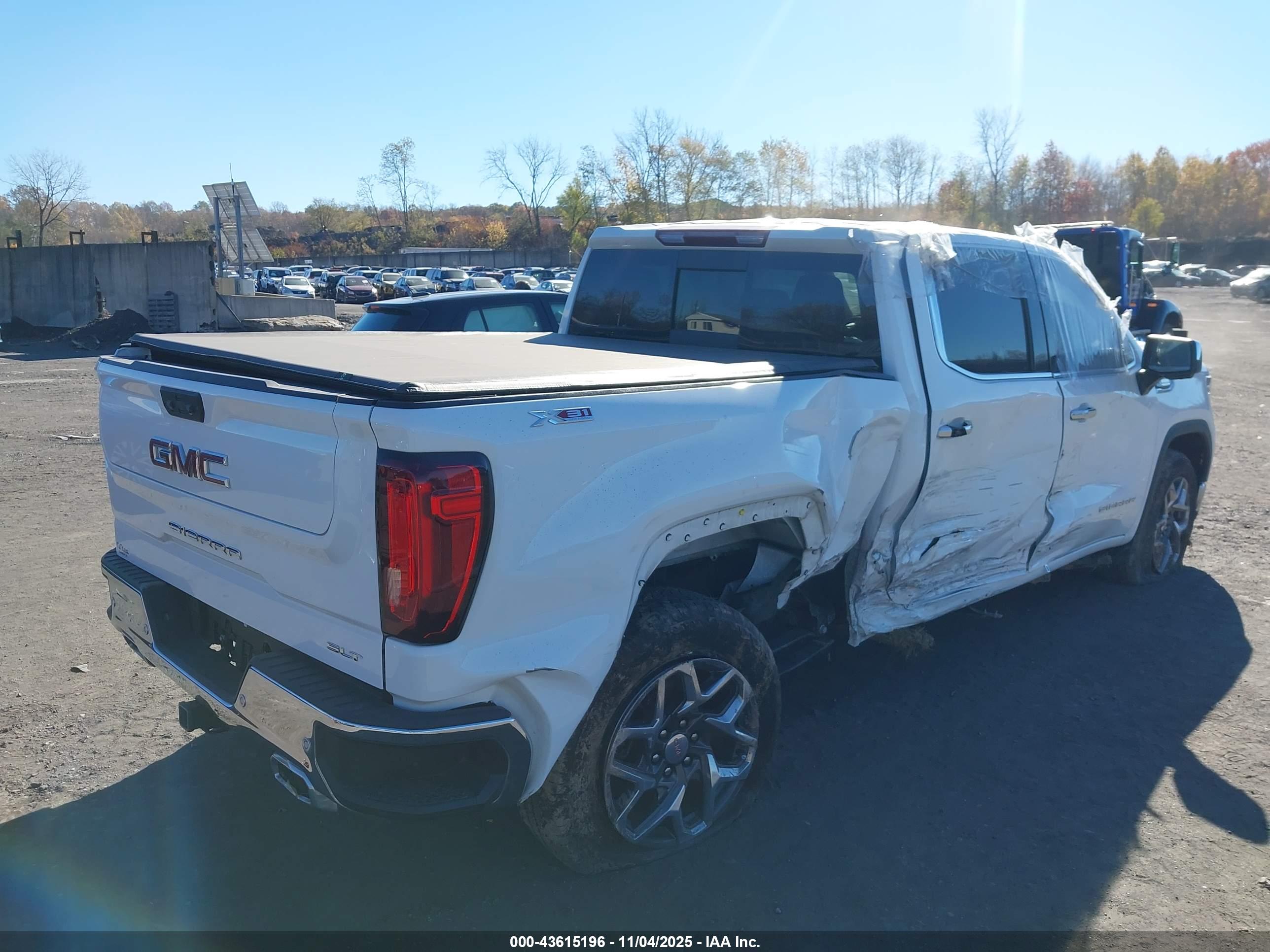 GMC SIERRA image 4