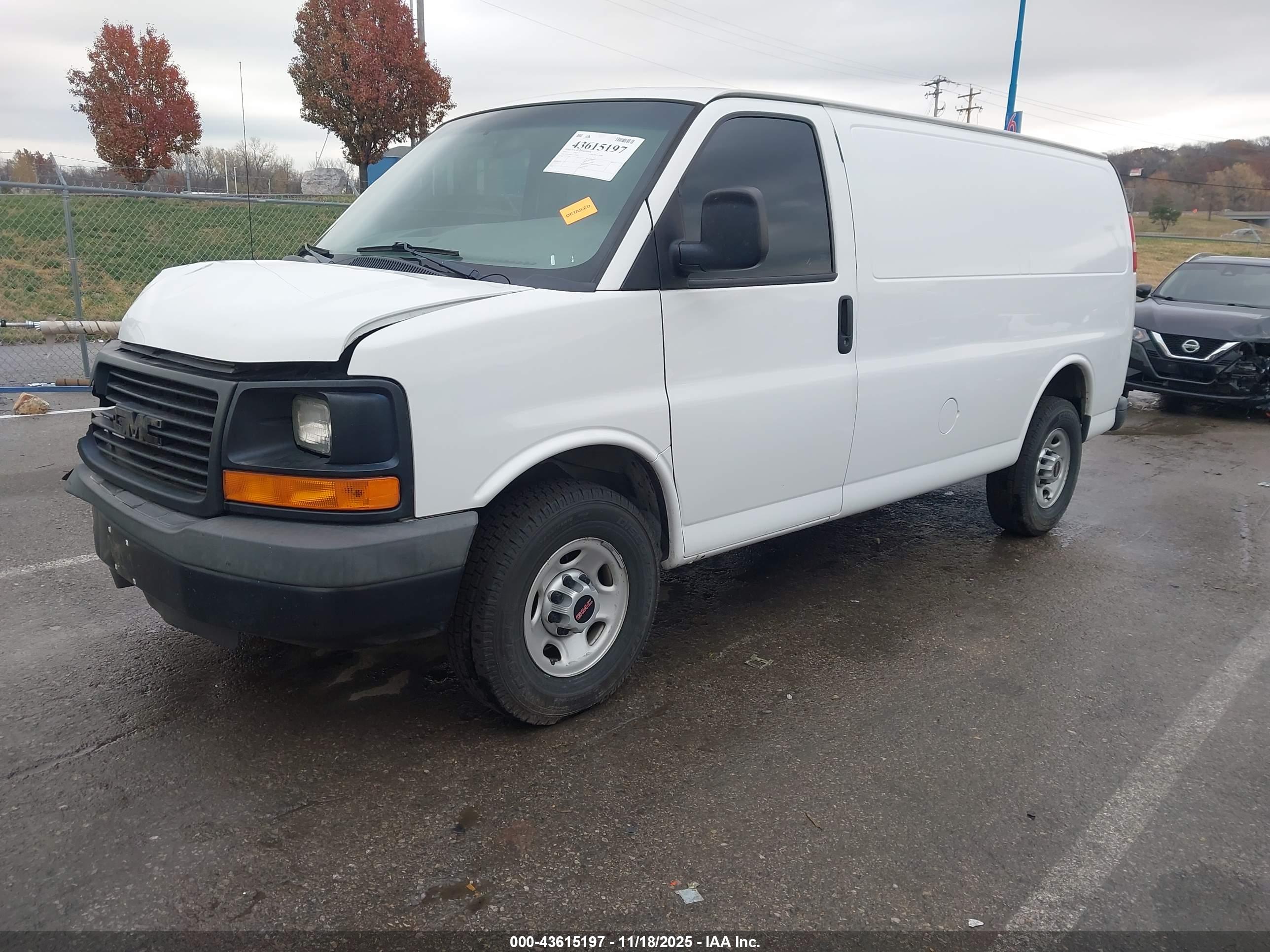 GMC SAVANA image 2