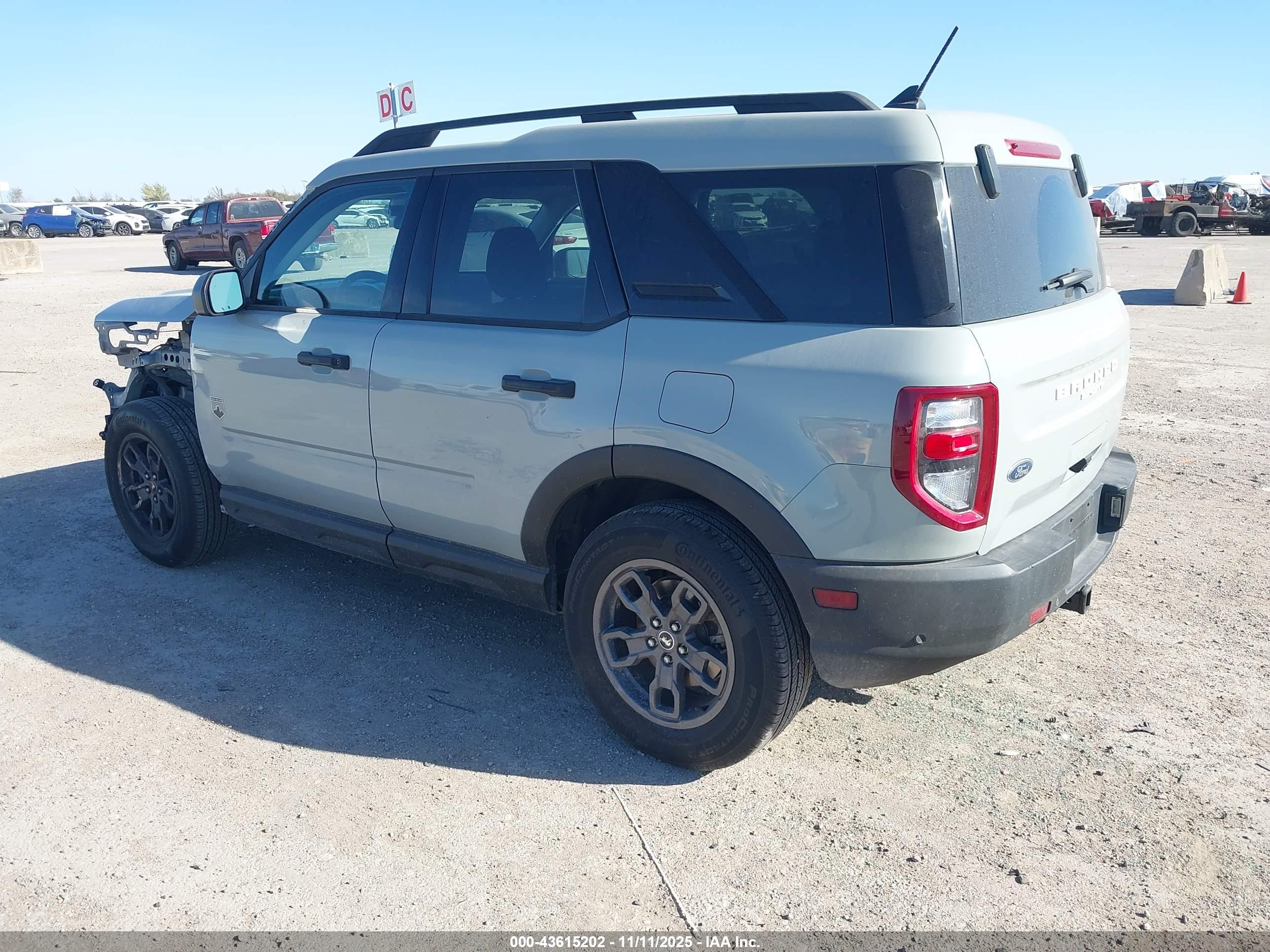 FORD BRONCO image 3