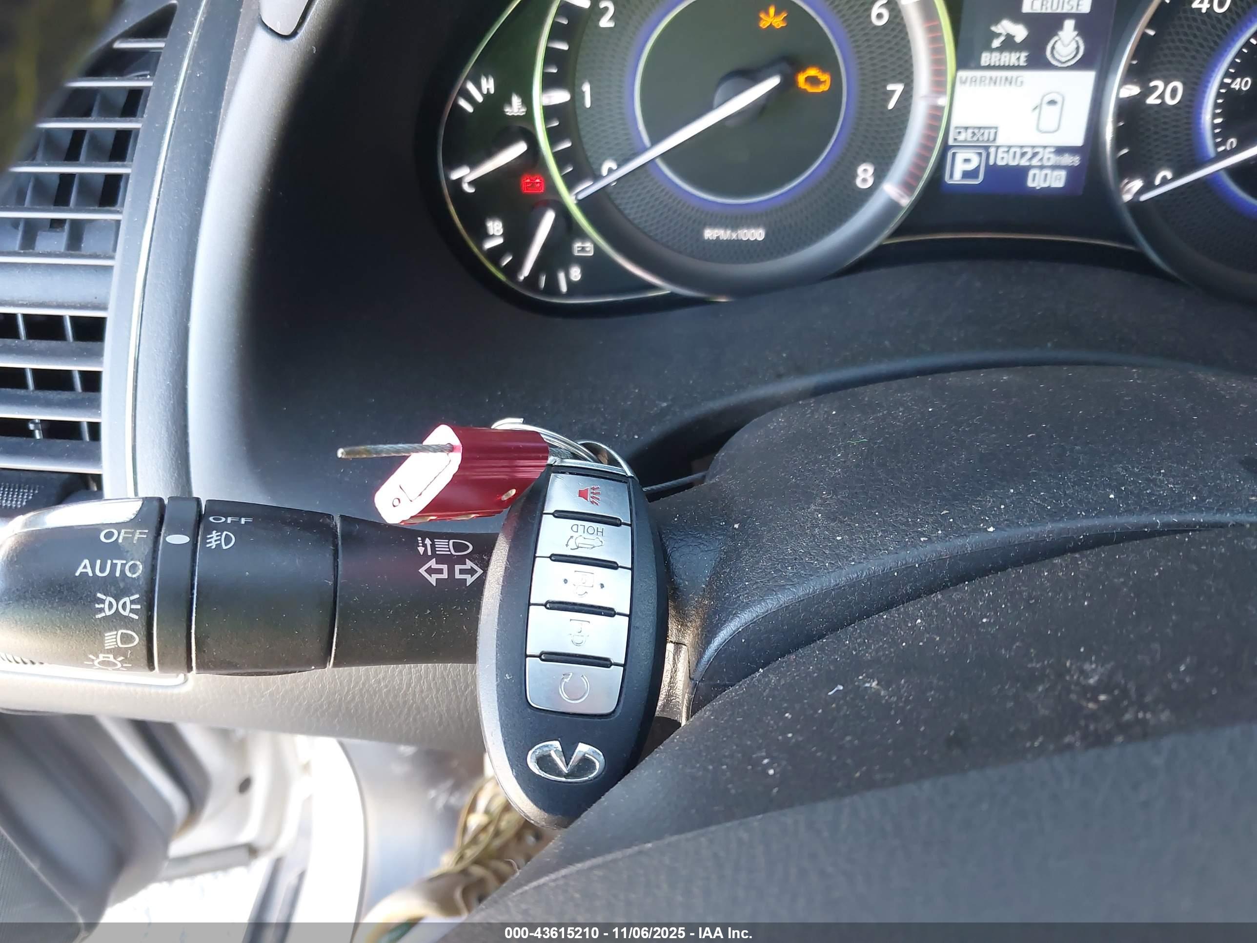 INFINITI QX80 image 11