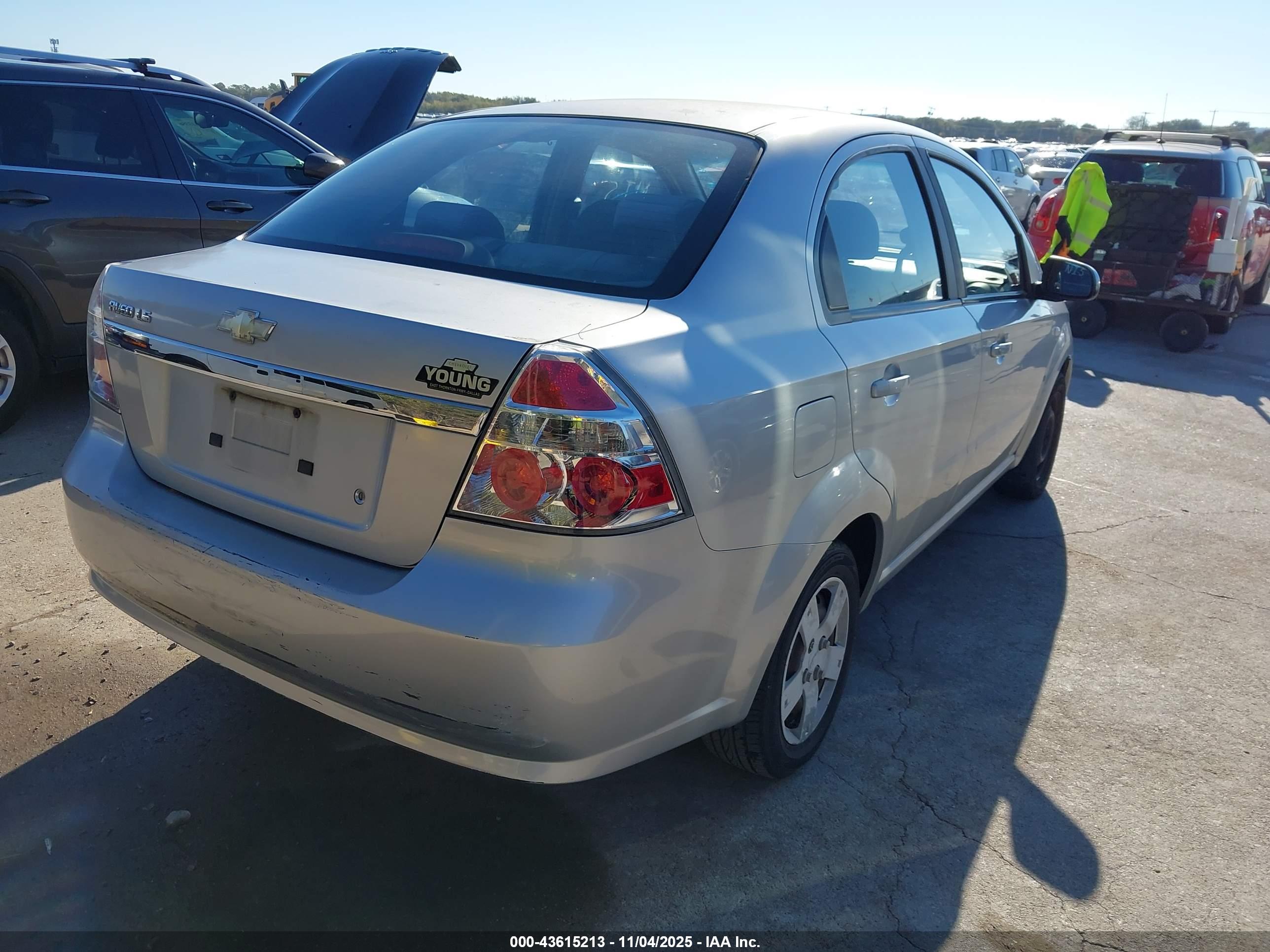 CHEVROLET AVEO image 4