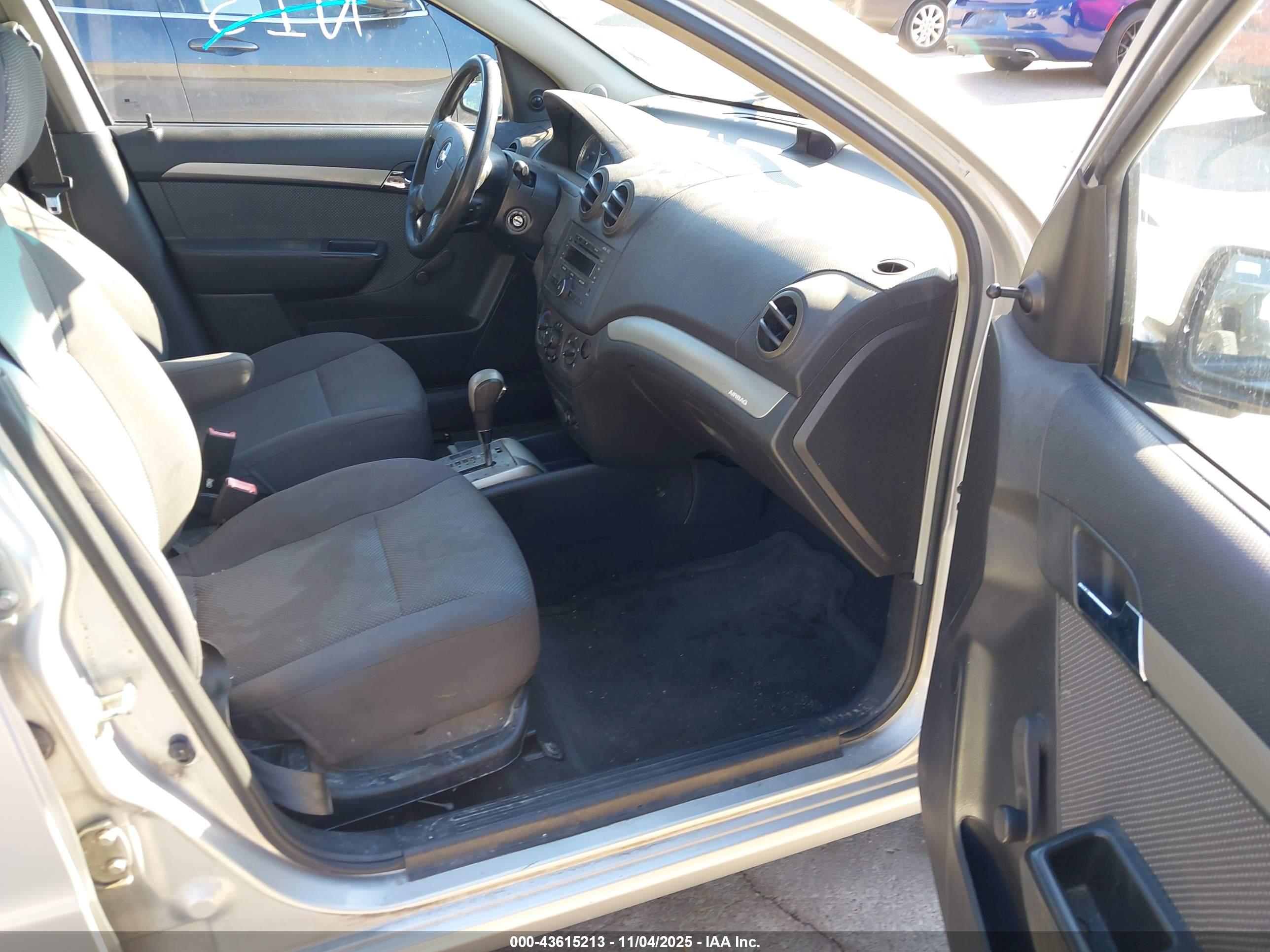 CHEVROLET AVEO image 5