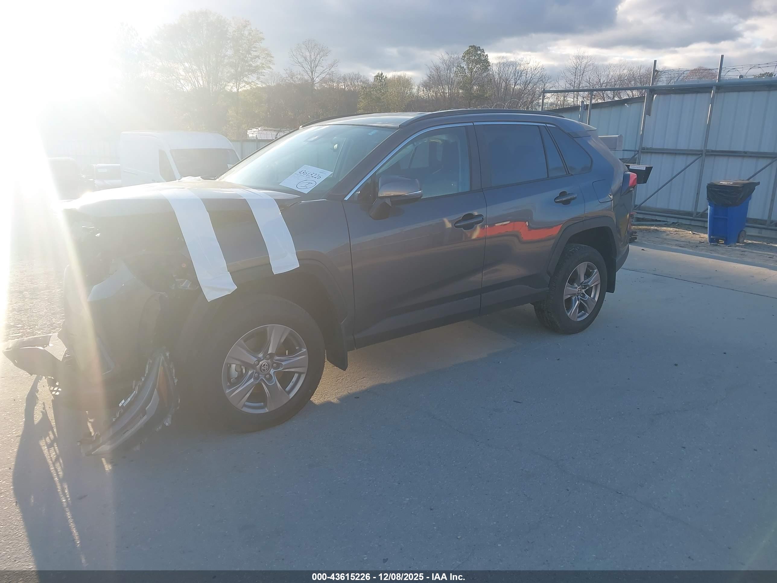 TOYOTA RAV4 image 2