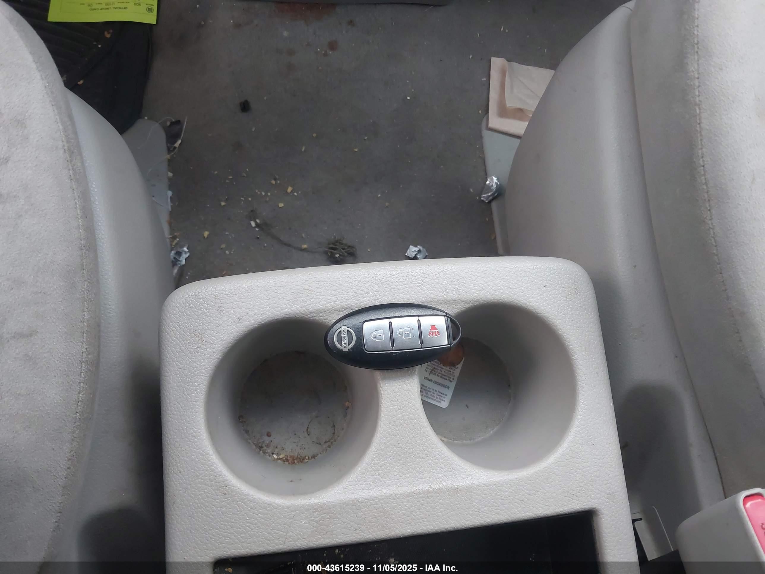 NISSAN QUEST image 11