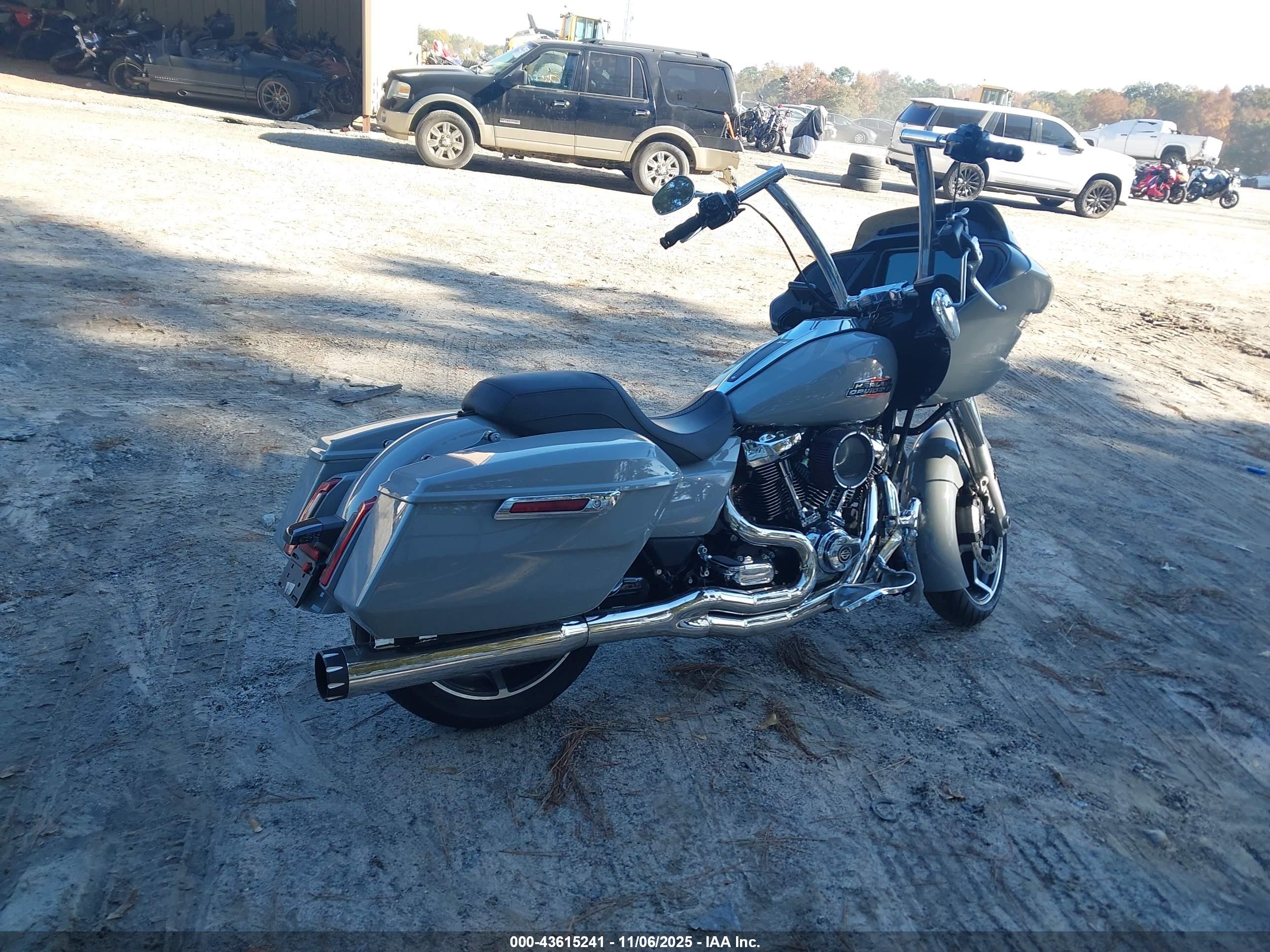 HARLEY-DAVIDSON FLTRX image 4