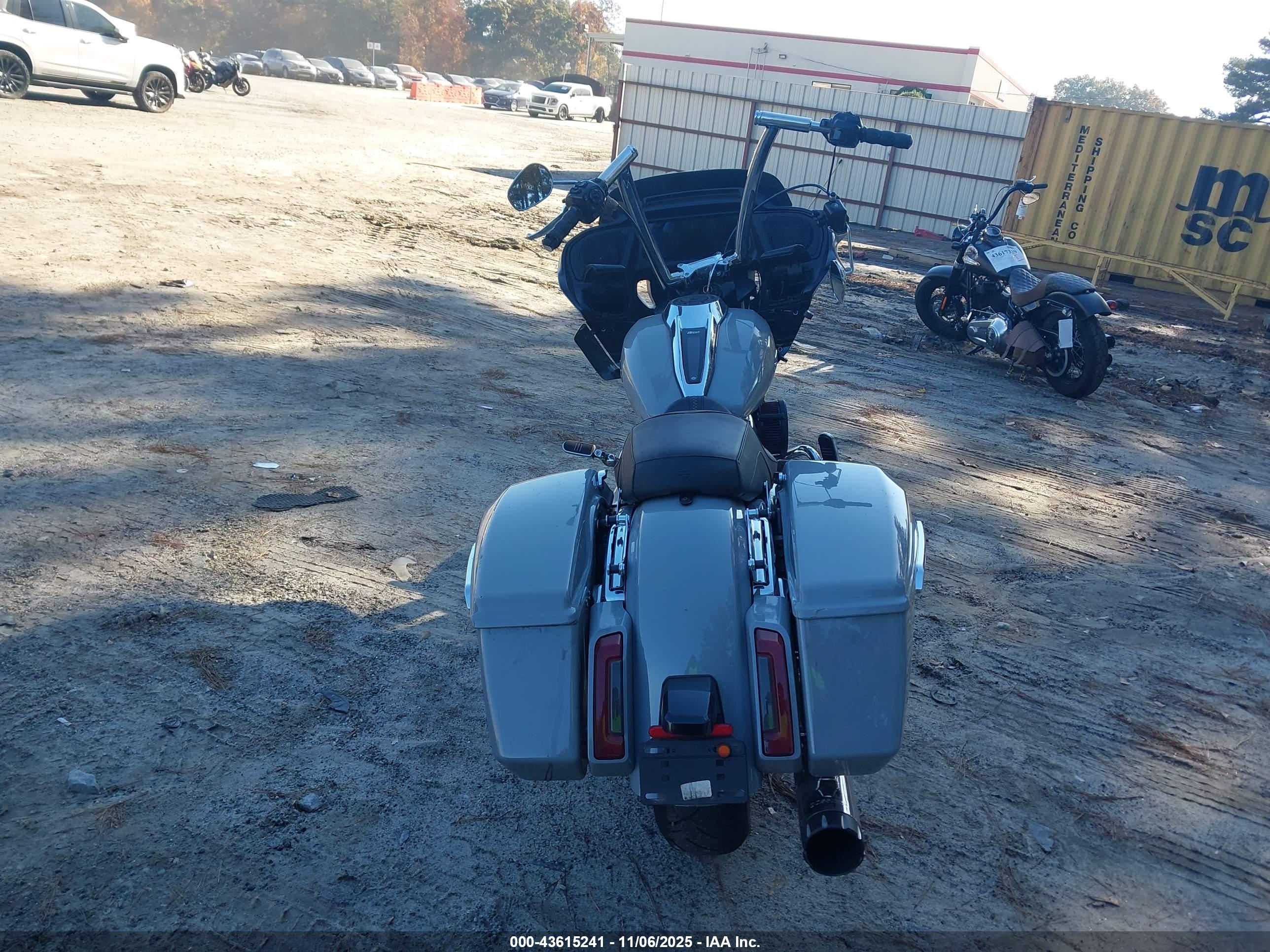 HARLEY-DAVIDSON FLTRX image 6