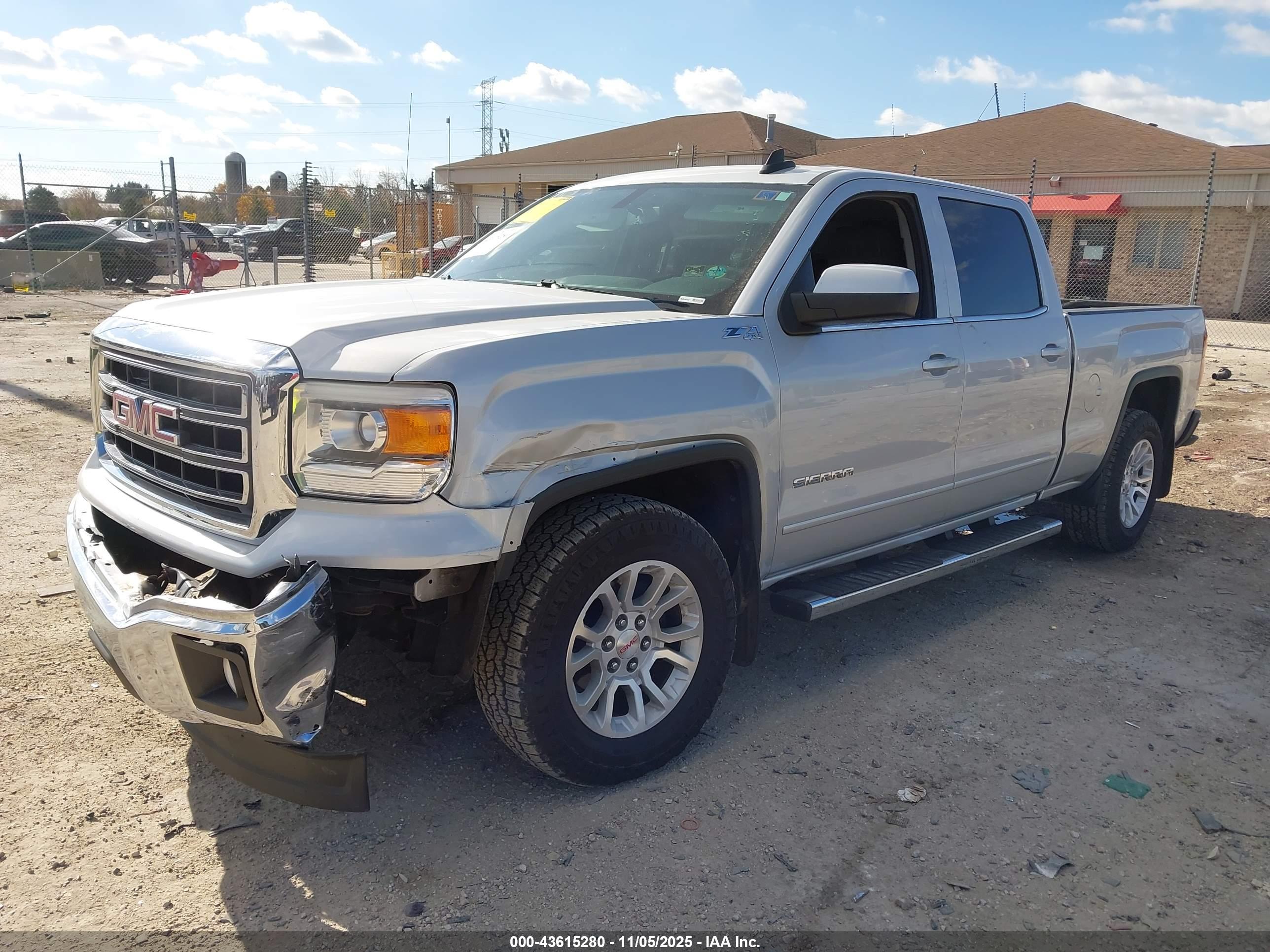 GMC SIERRA image 2