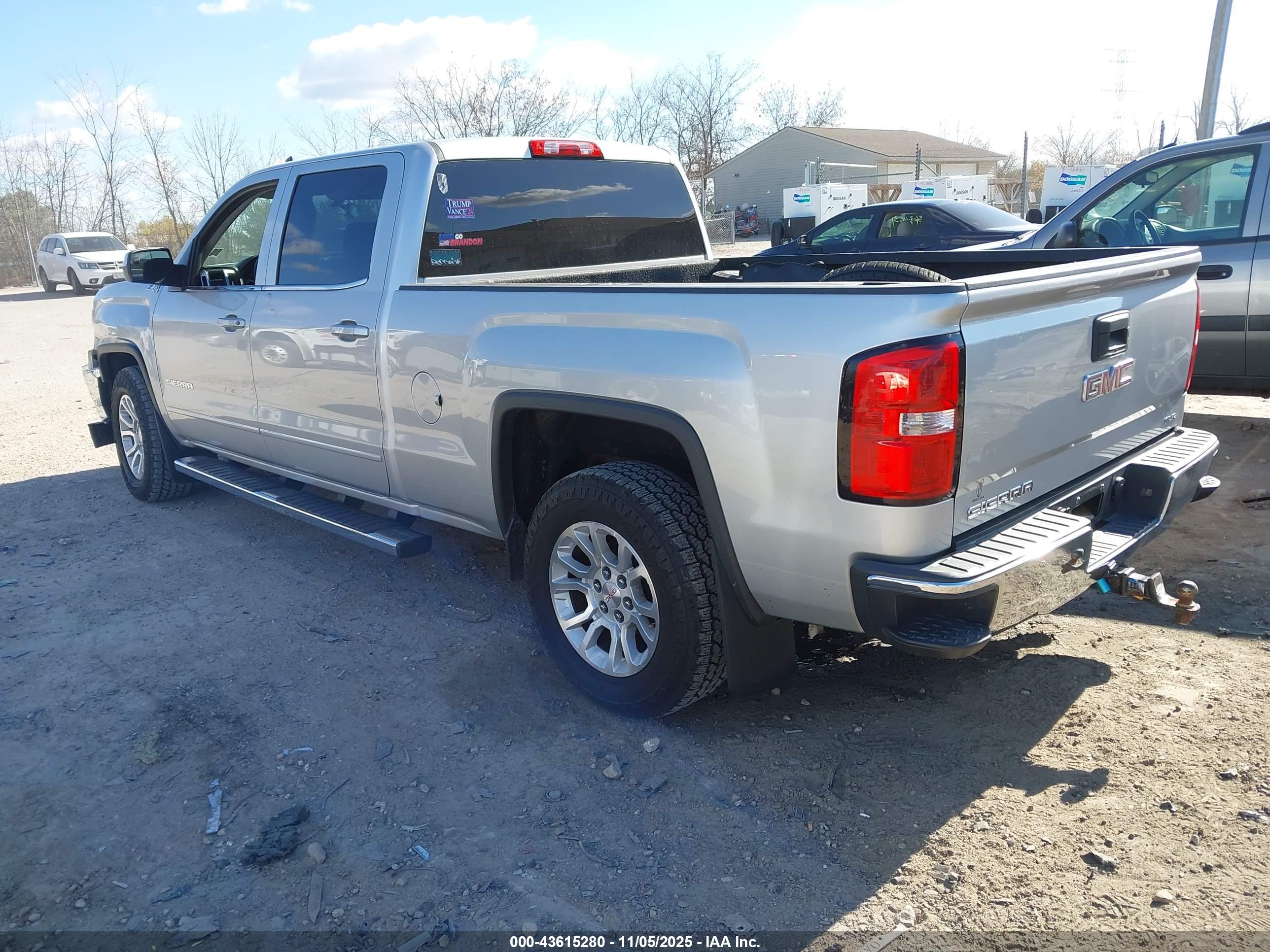 GMC SIERRA image 3