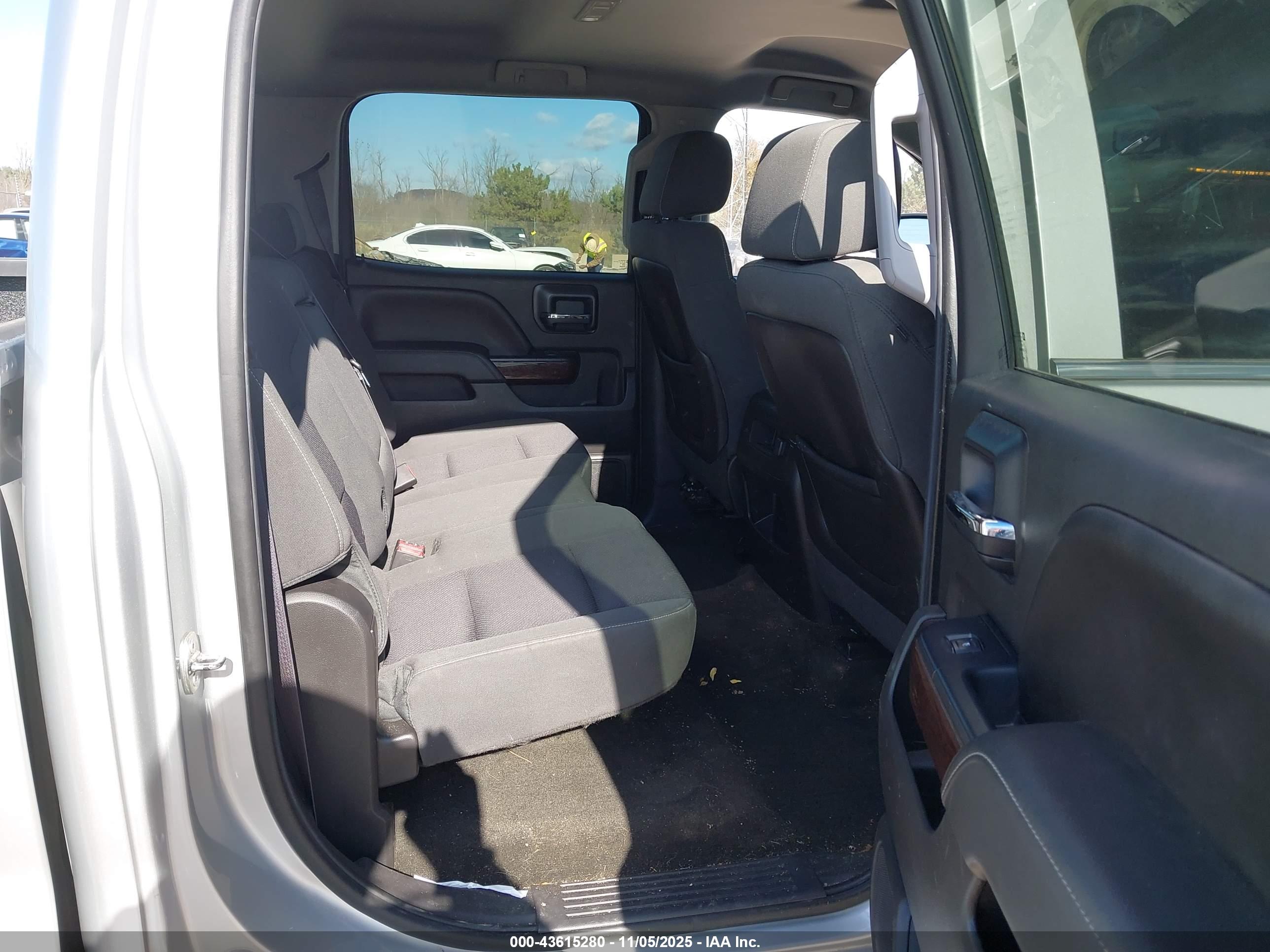 GMC SIERRA image 8