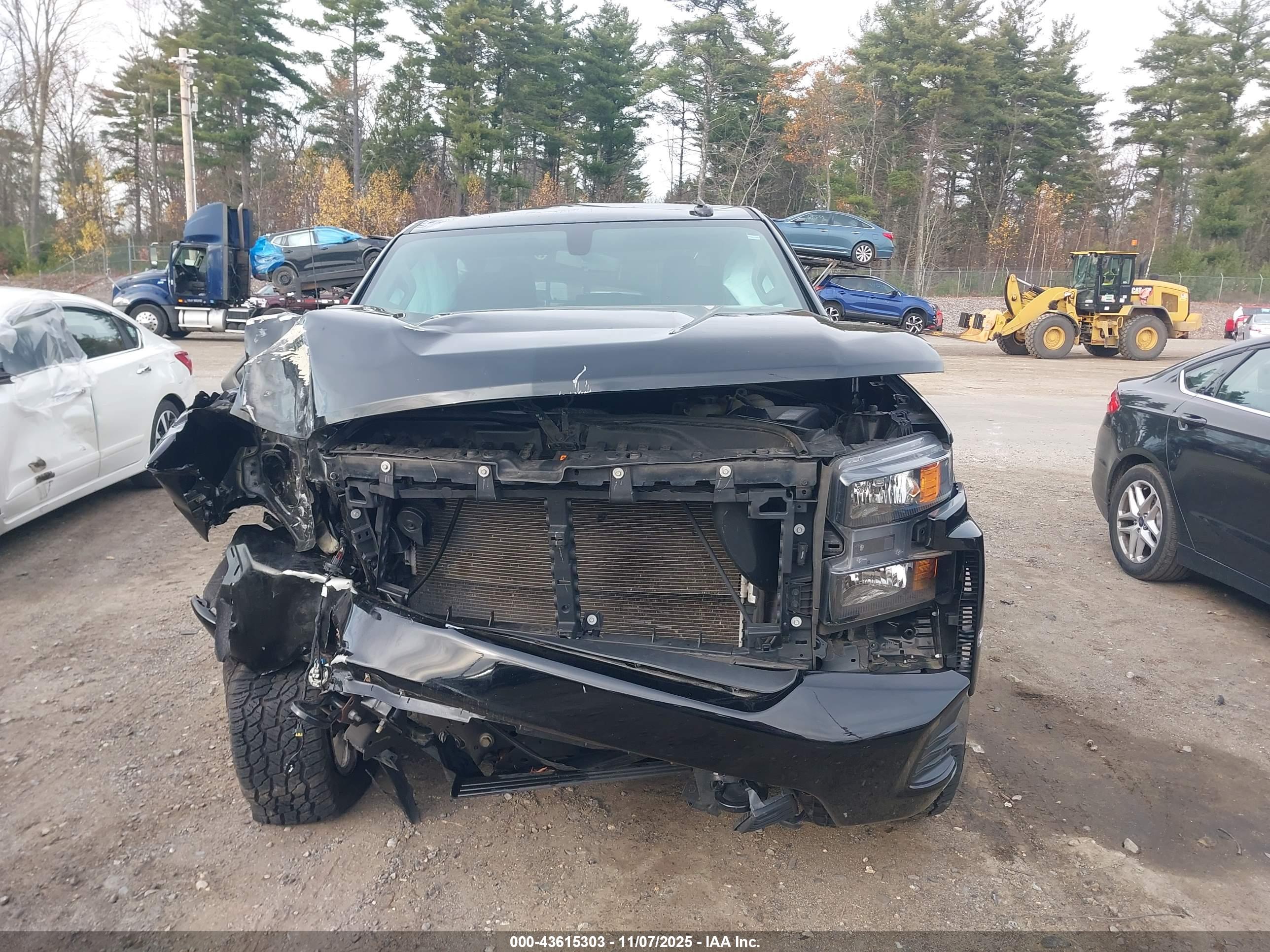 CHEVROLET SILVERADO image 6