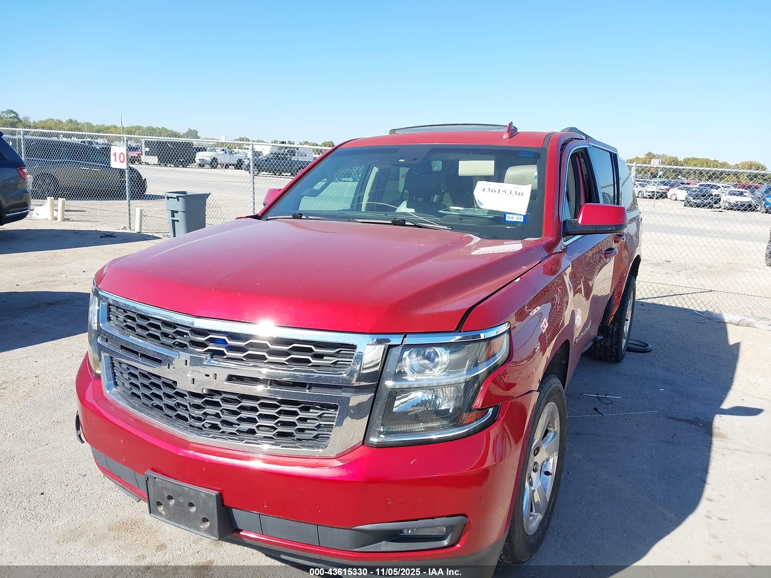 CHEVROLET SUBURBAN image 2
