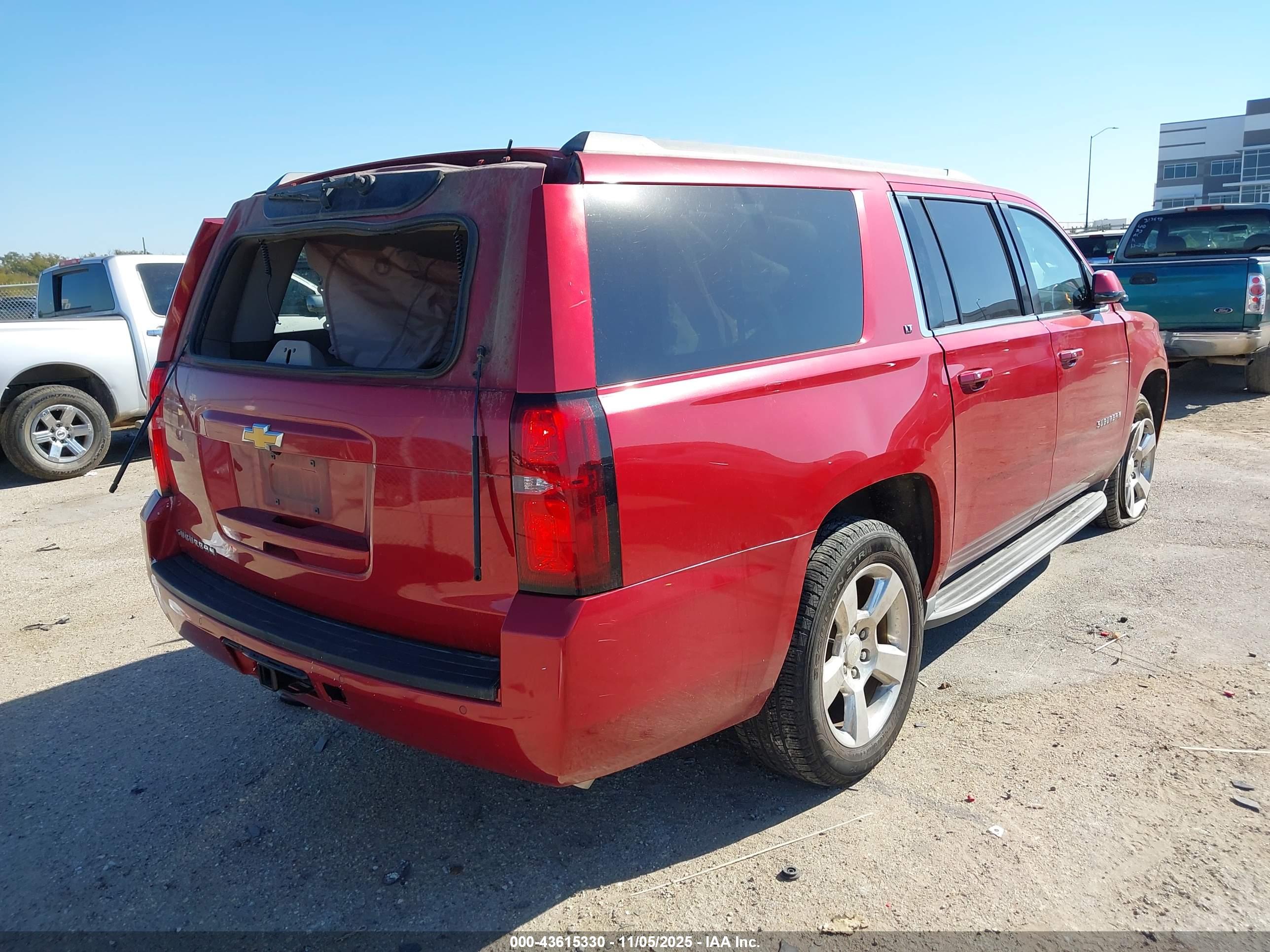 CHEVROLET SUBURBAN image 4