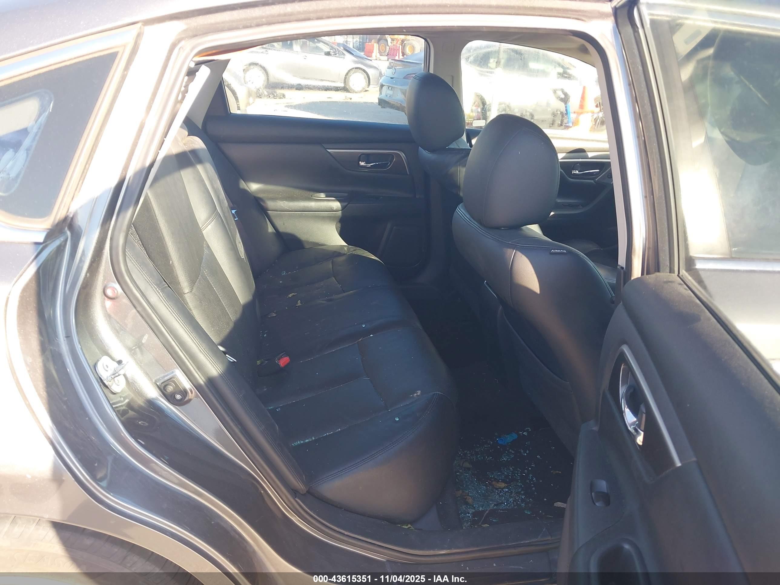 NISSAN ALTIMA image 8