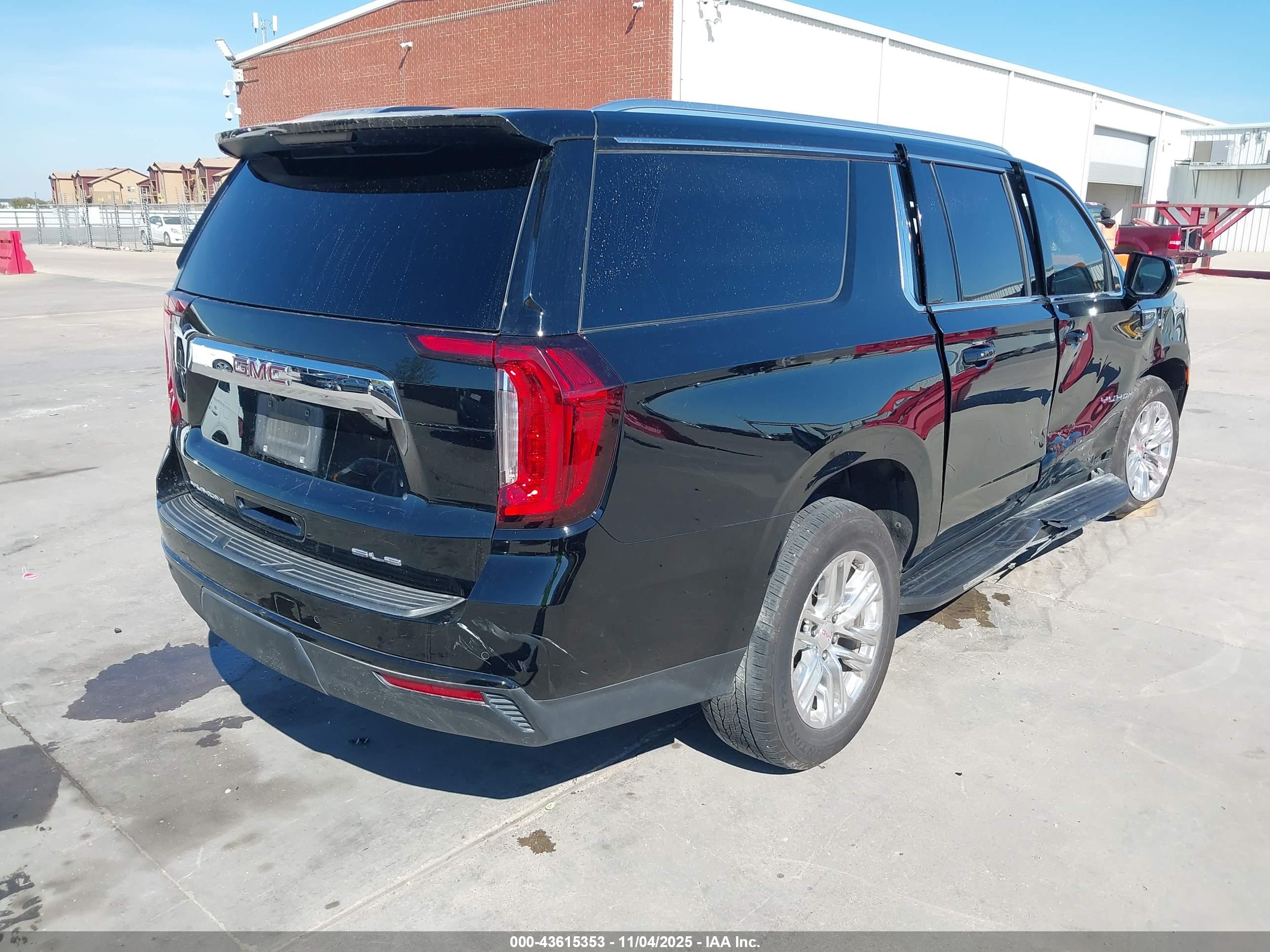 GMC YUKON image 4