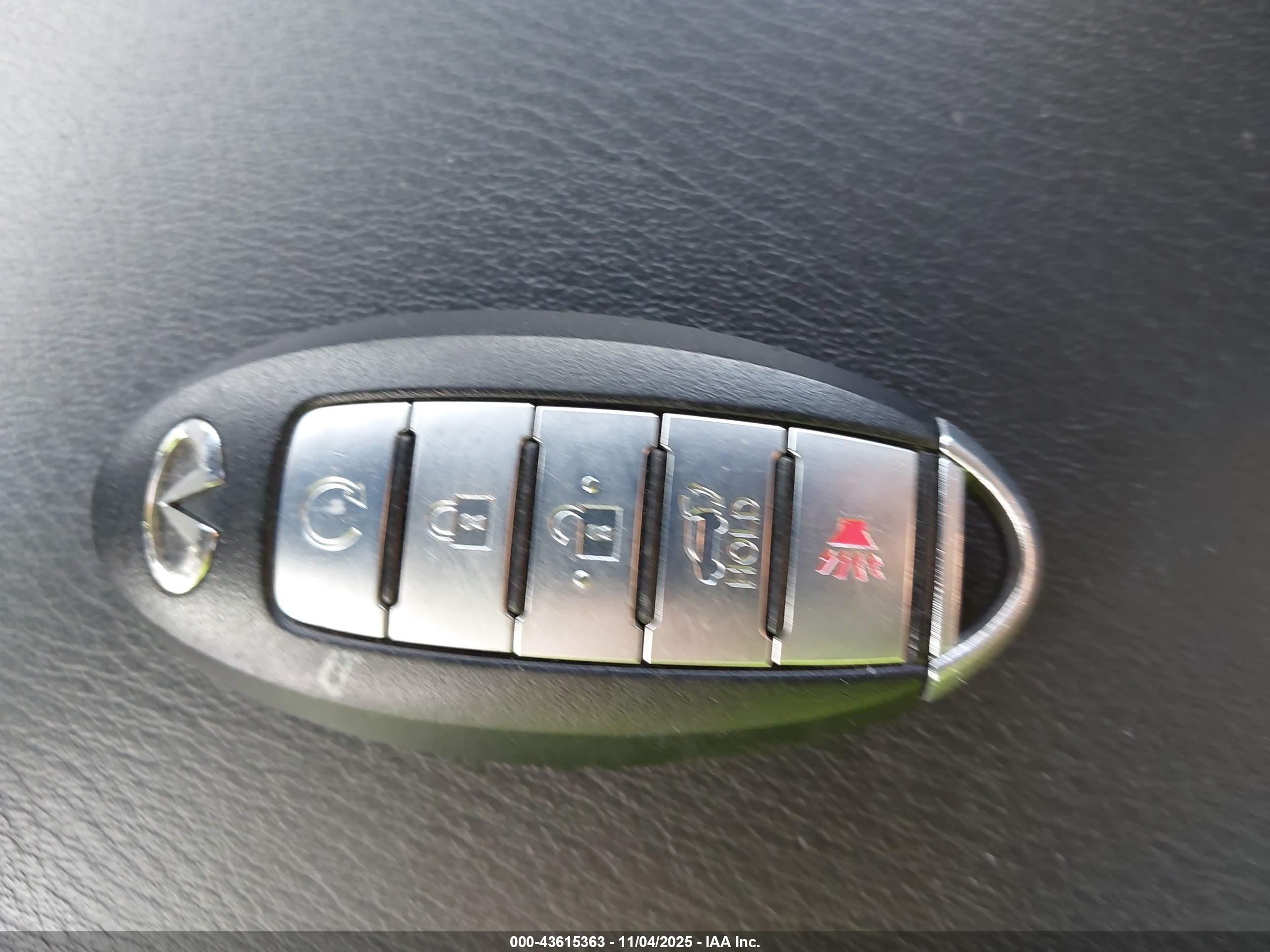 INFINITI QX80 image 11