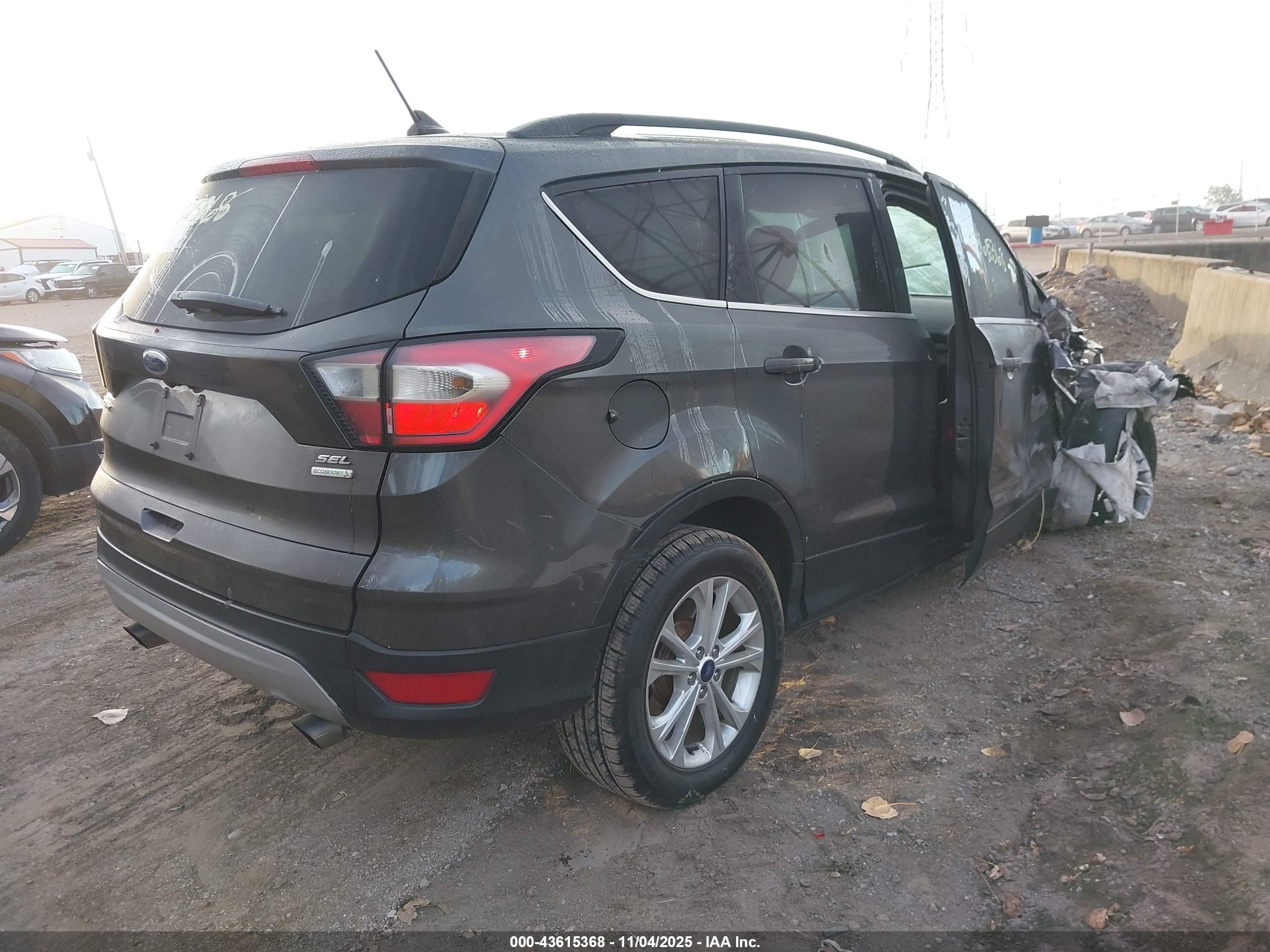 FORD ESCAPE image 4