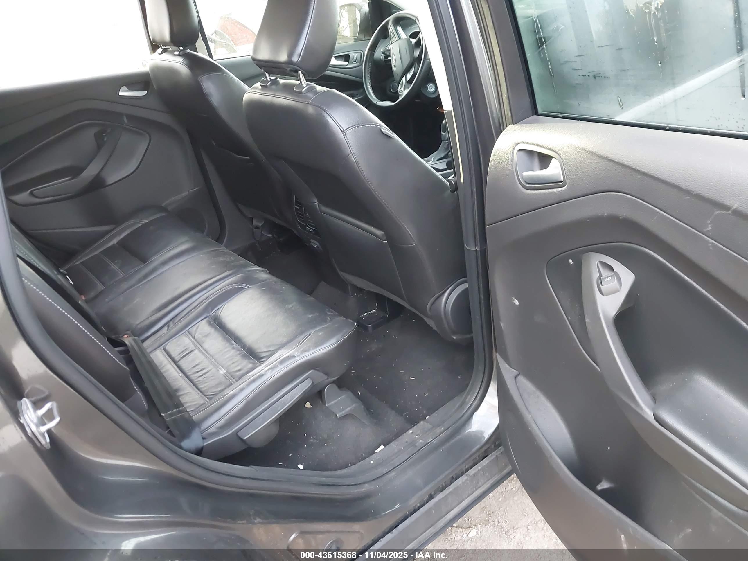FORD ESCAPE image 8
