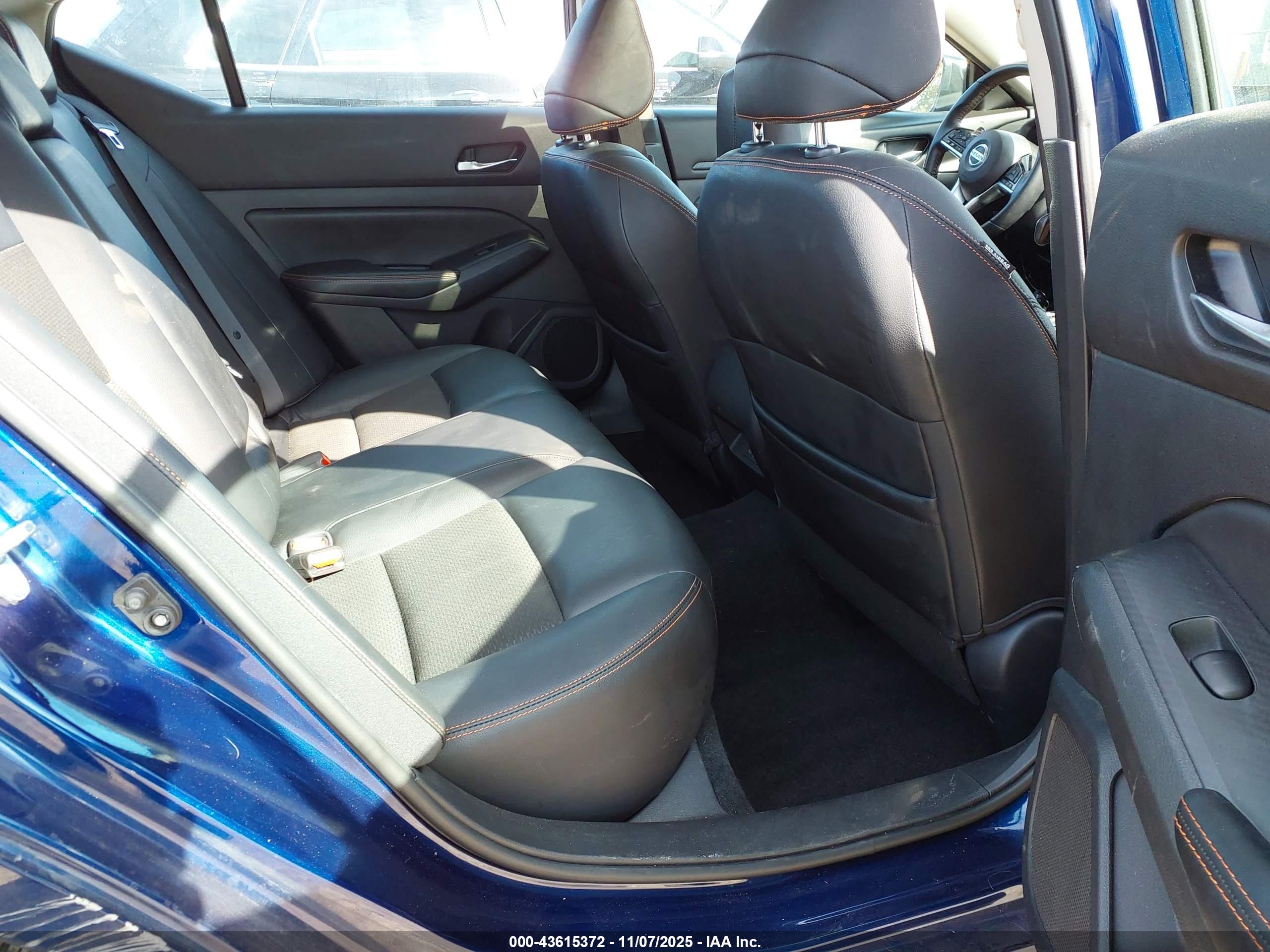 NISSAN ALTIMA image 8