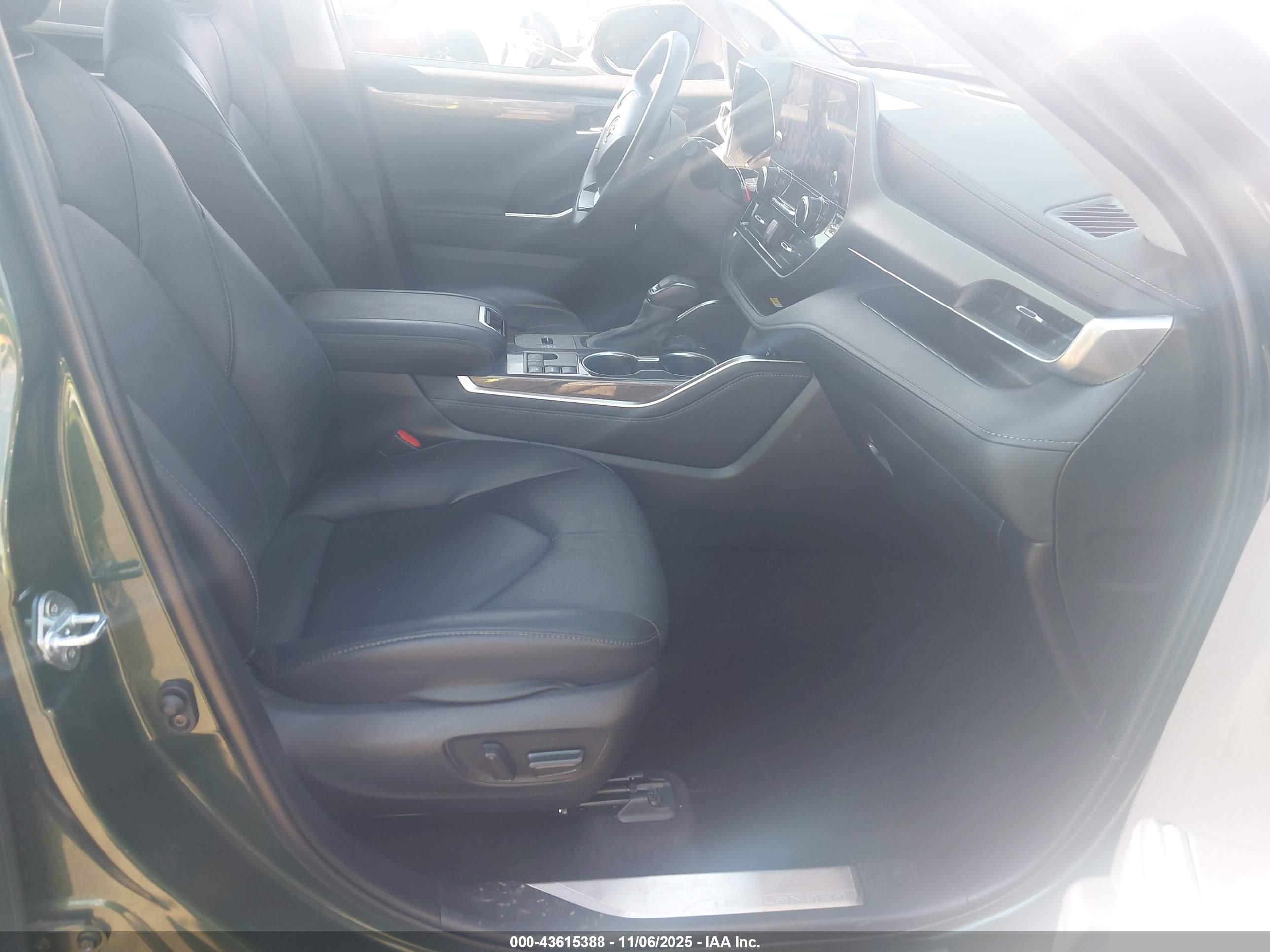 TOYOTA HIGHLANDER image 5