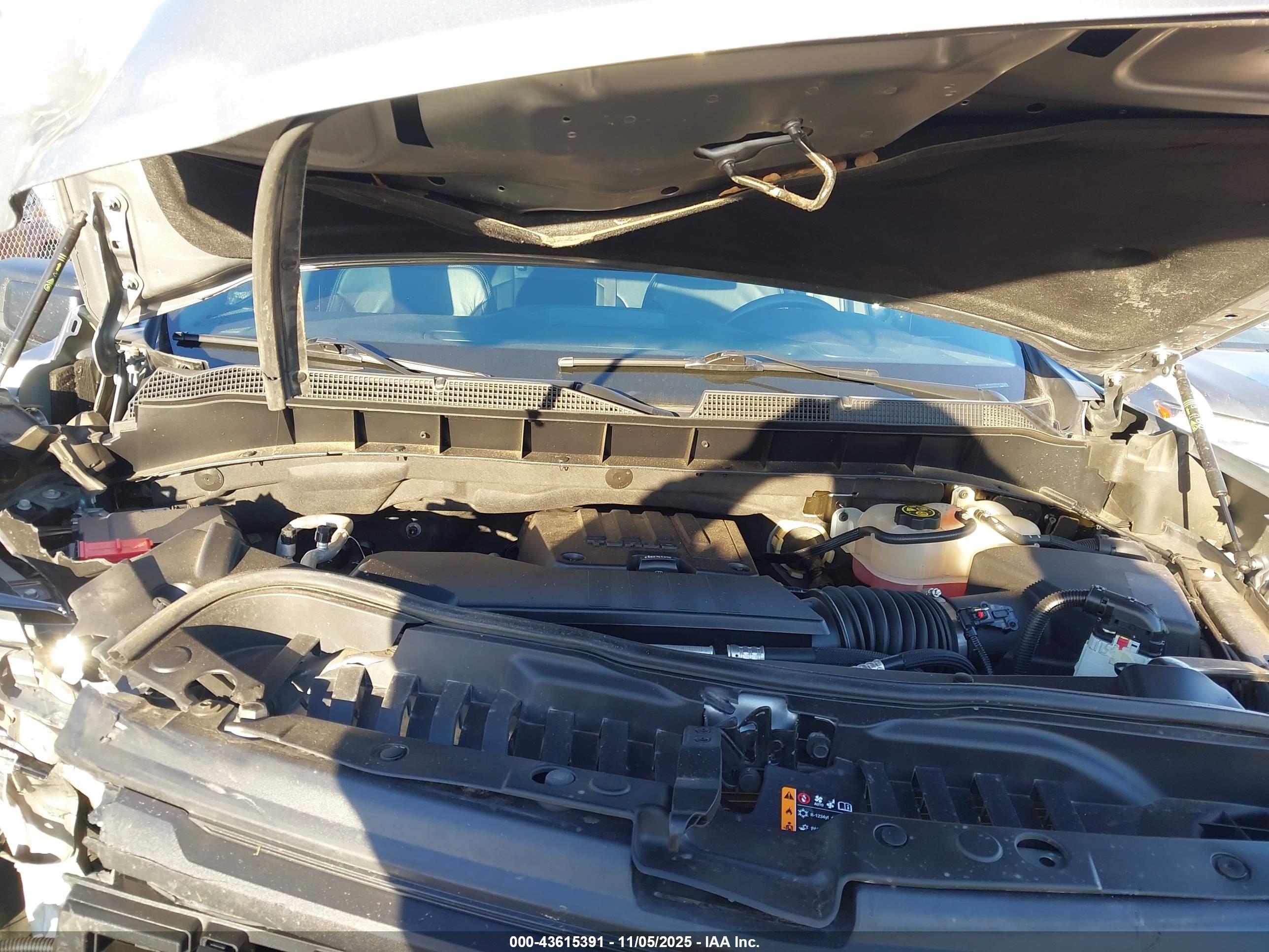CHEVROLET SILVERADO image 10