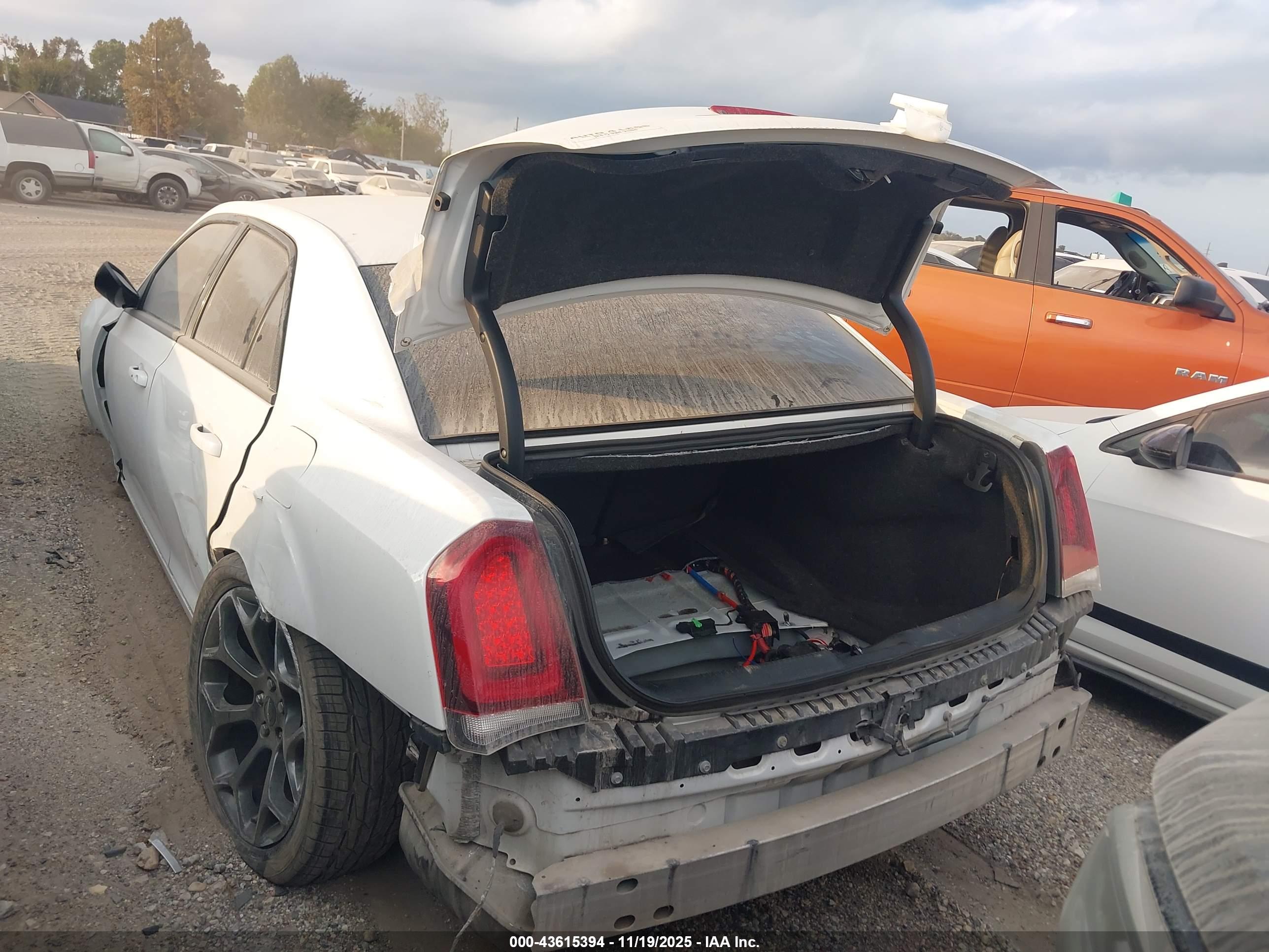 CHRYSLER 300 image 3