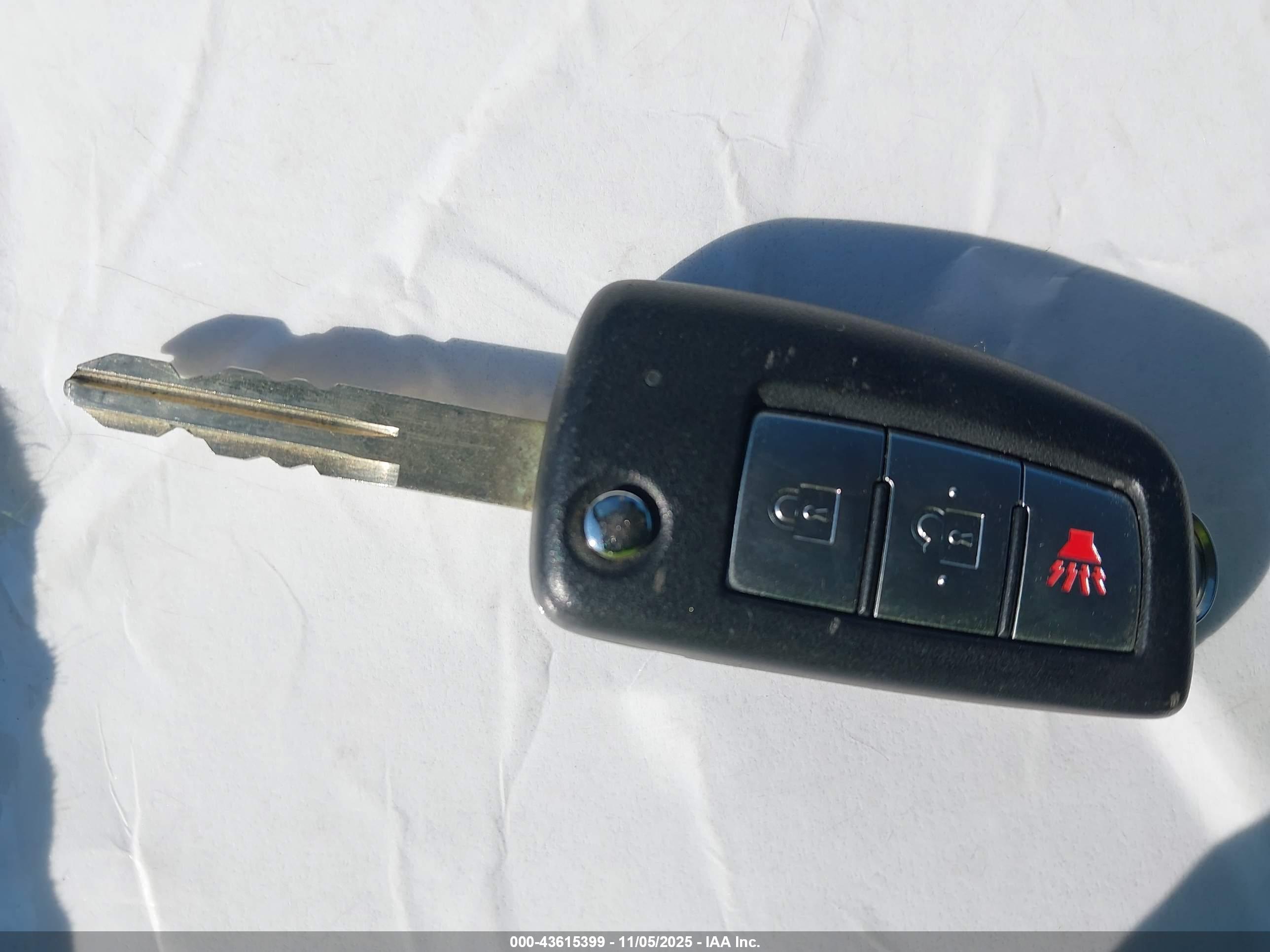 NISSAN ROGUE image 11