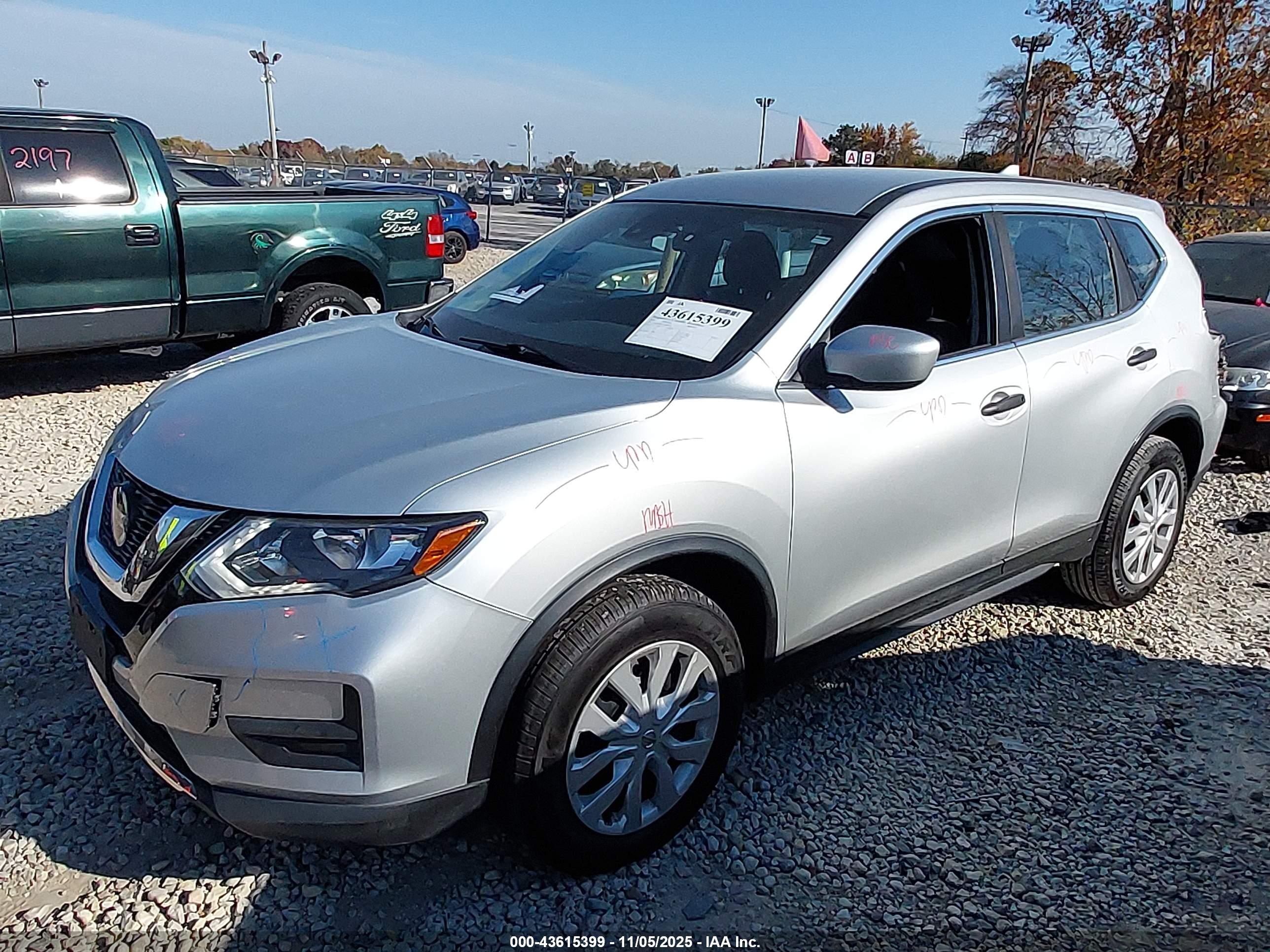 NISSAN ROGUE image 2