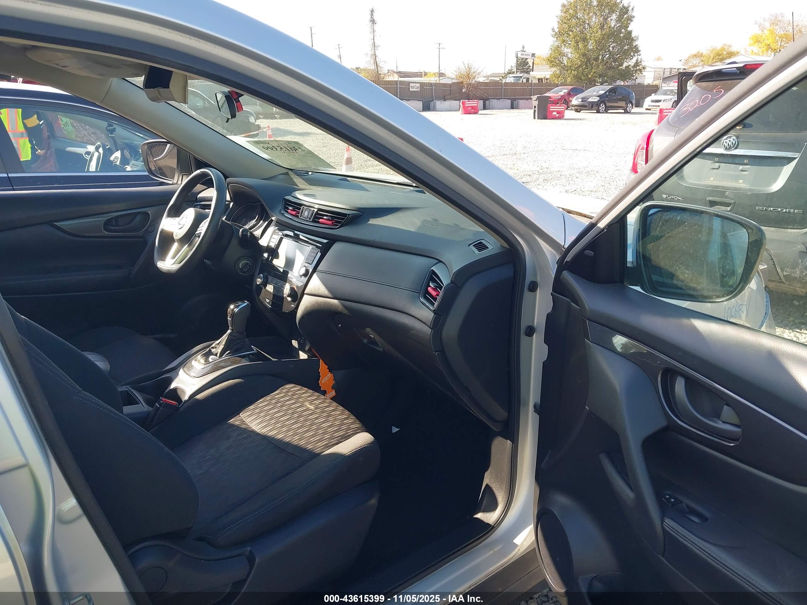 NISSAN ROGUE image 5