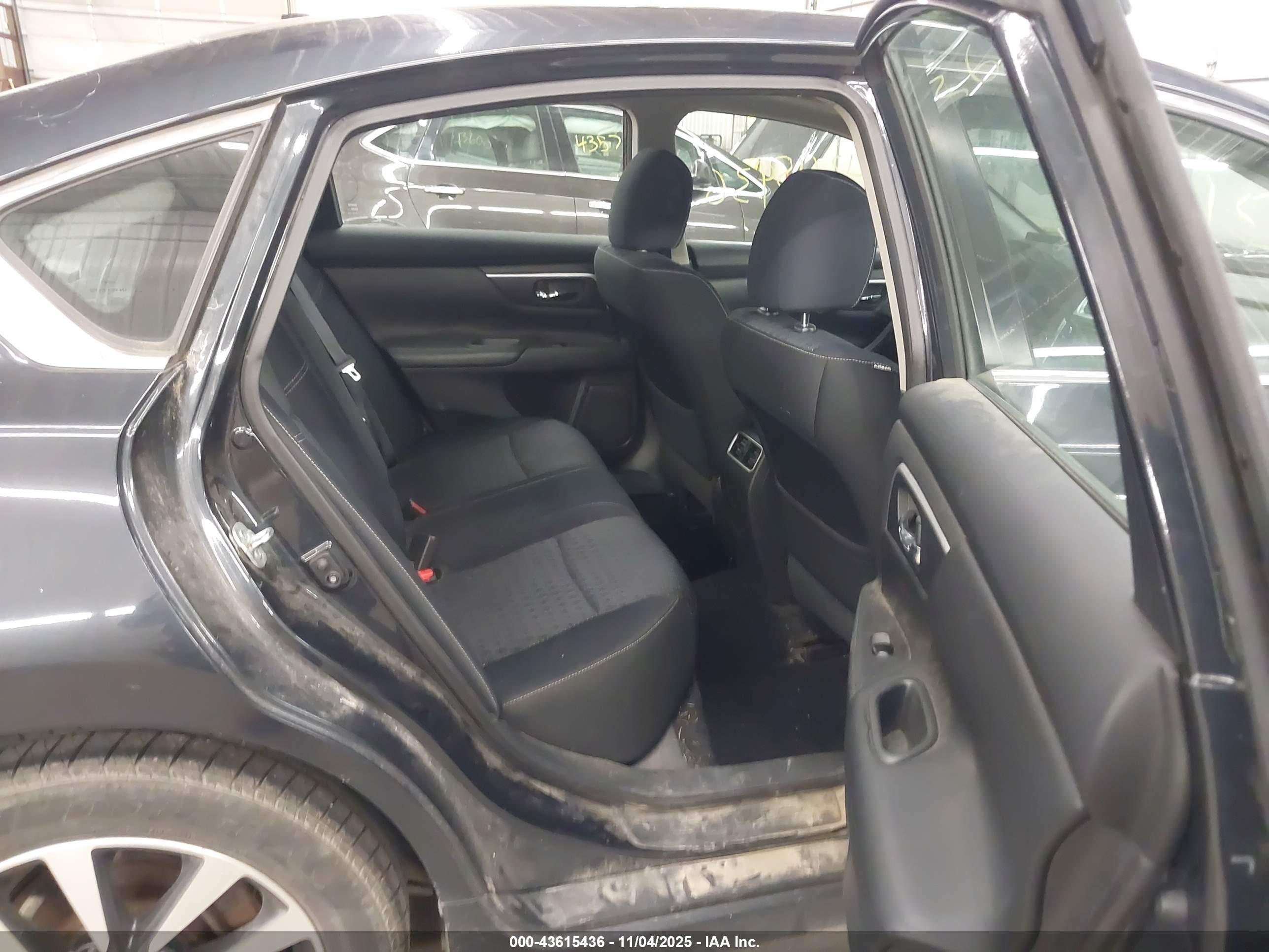 NISSAN ALTIMA image 8