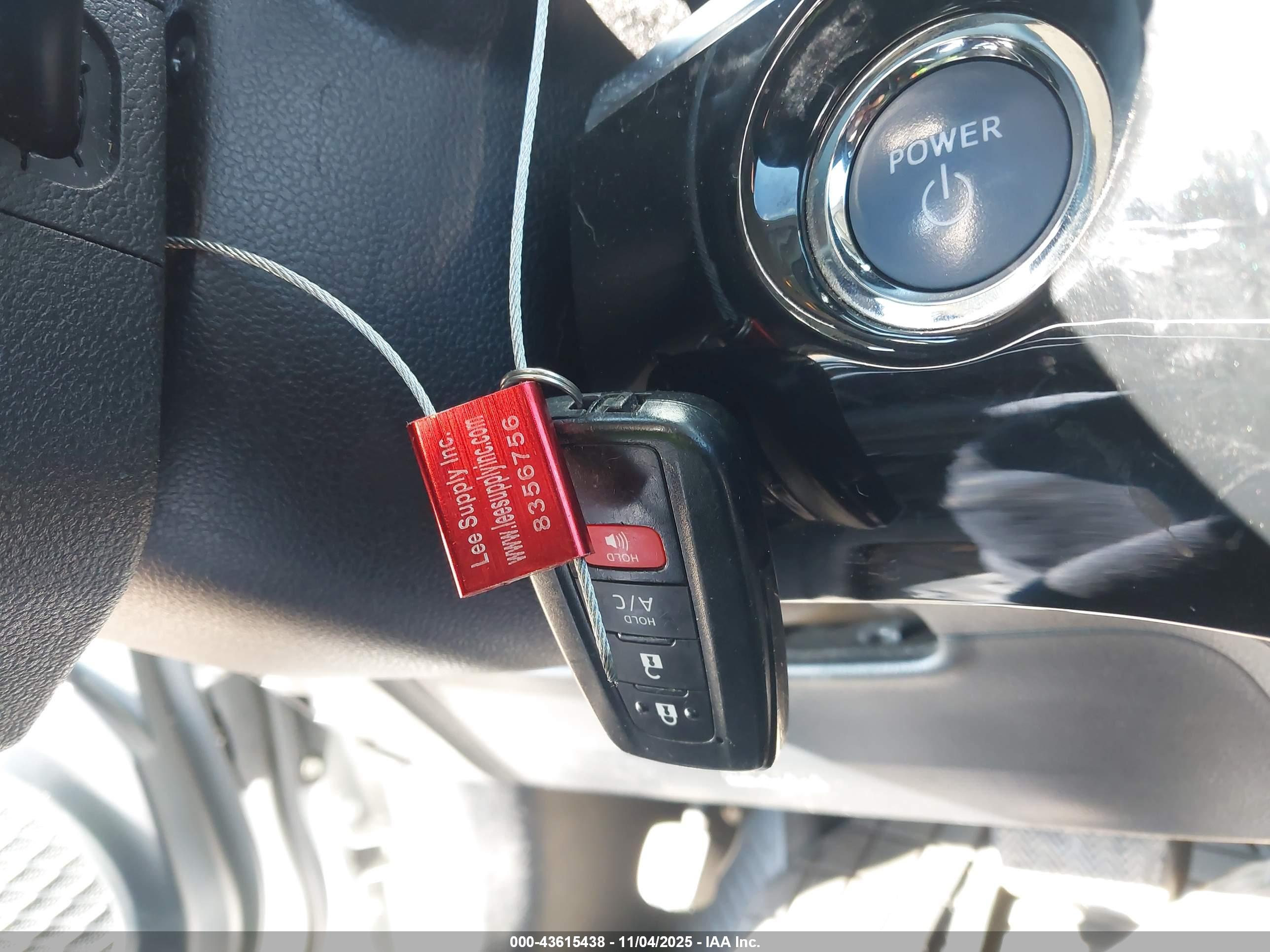 TOYOTA PRIUS image 11