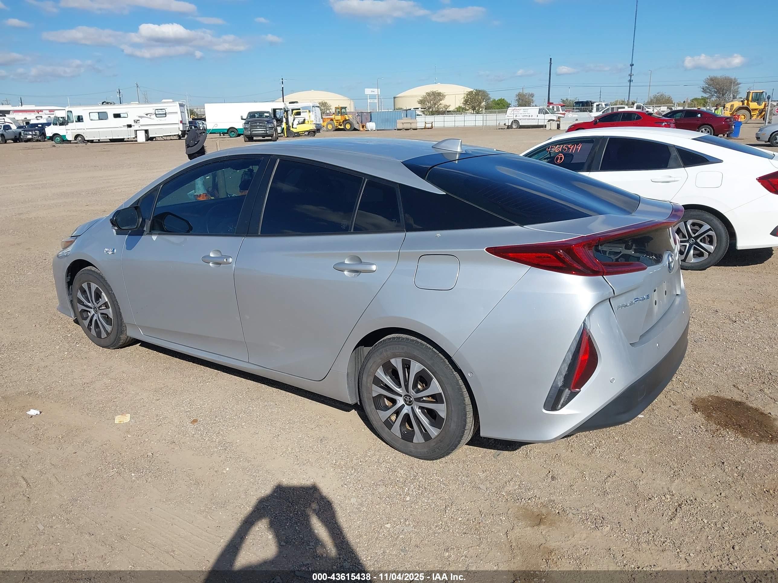TOYOTA PRIUS image 3