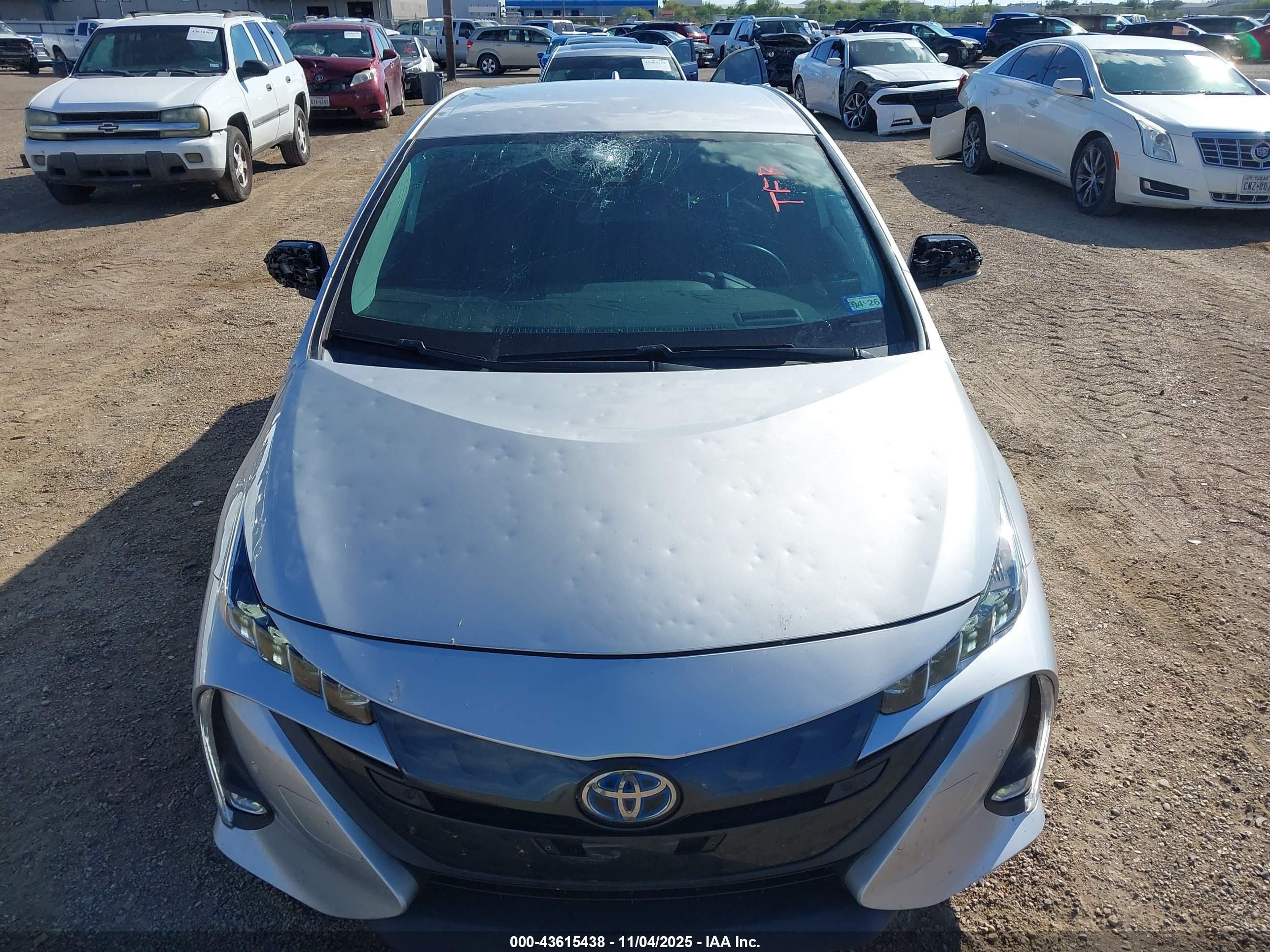 TOYOTA PRIUS image 6
