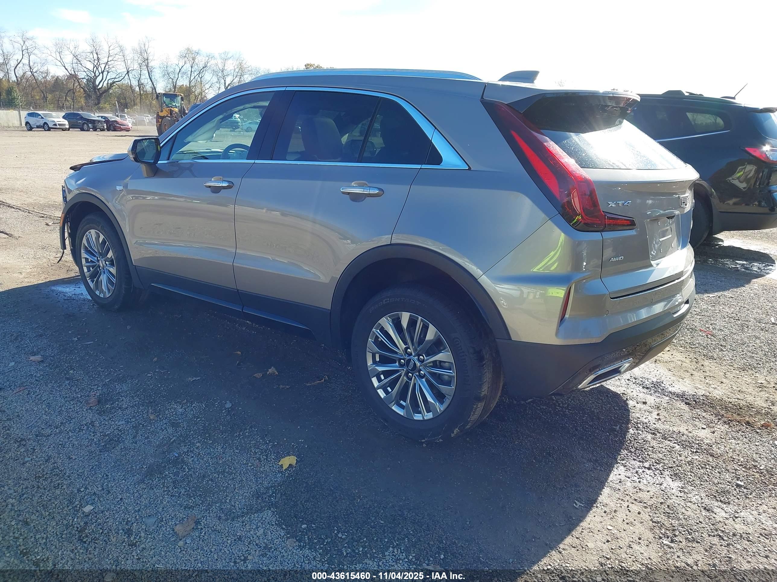 CADILLAC XT4 image 3