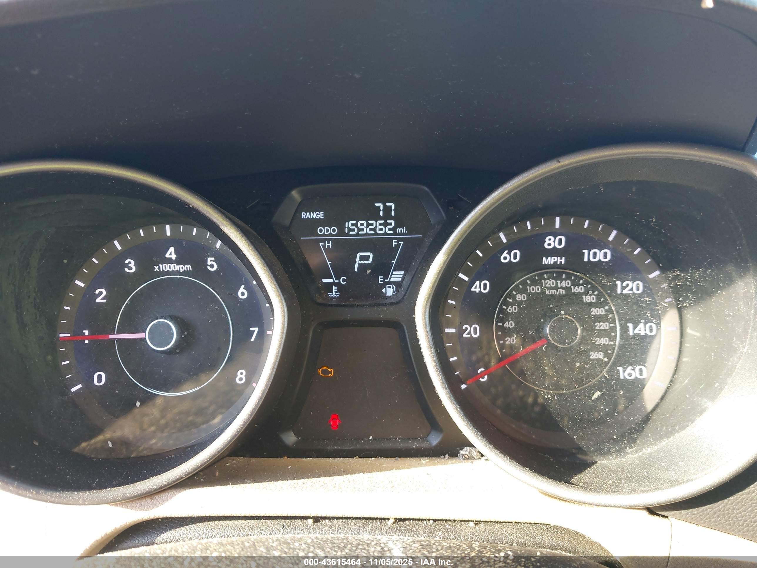 HYUNDAI ELANTRA image 7