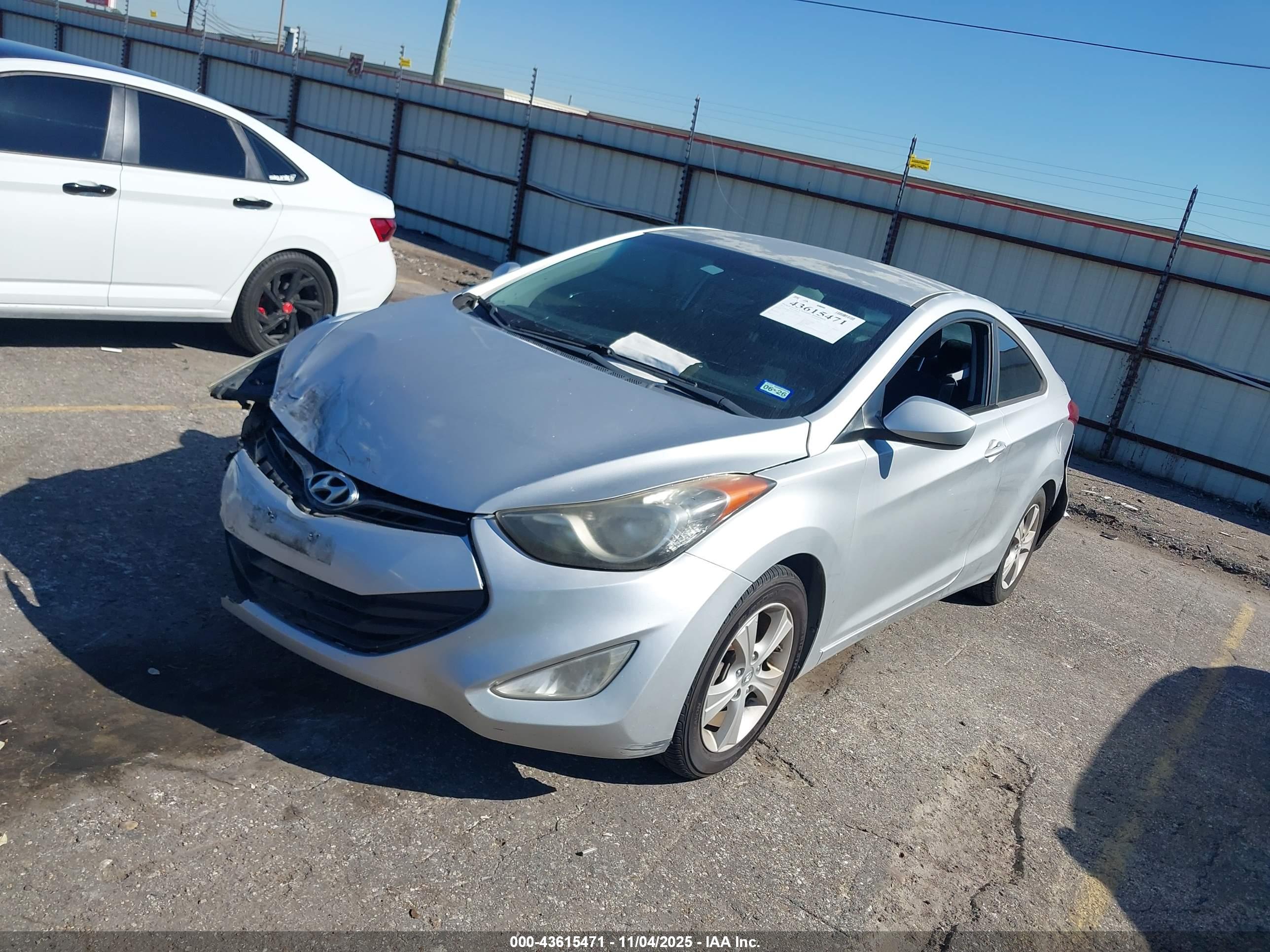 HYUNDAI ELANTRA image 2