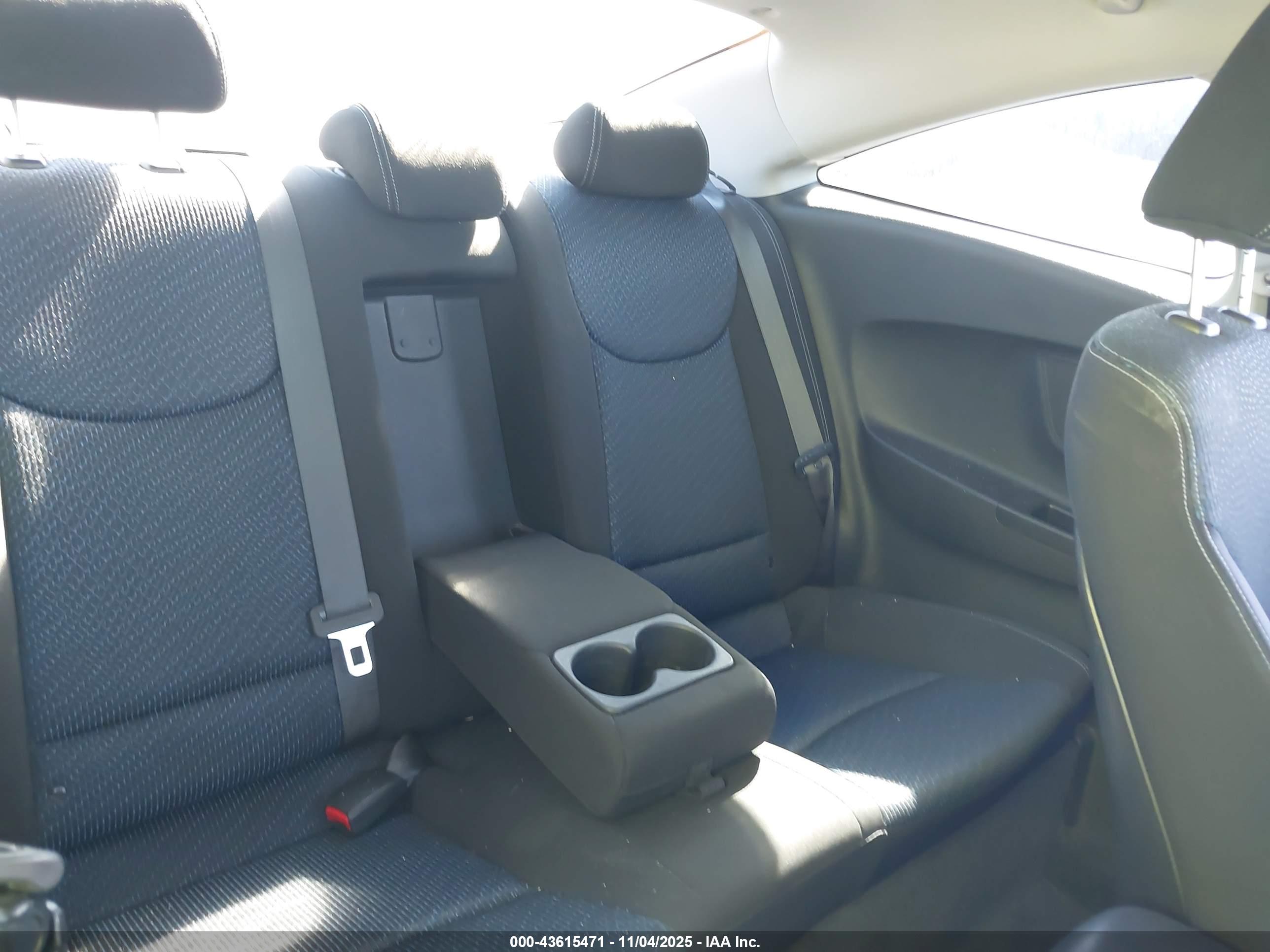 HYUNDAI ELANTRA image 8