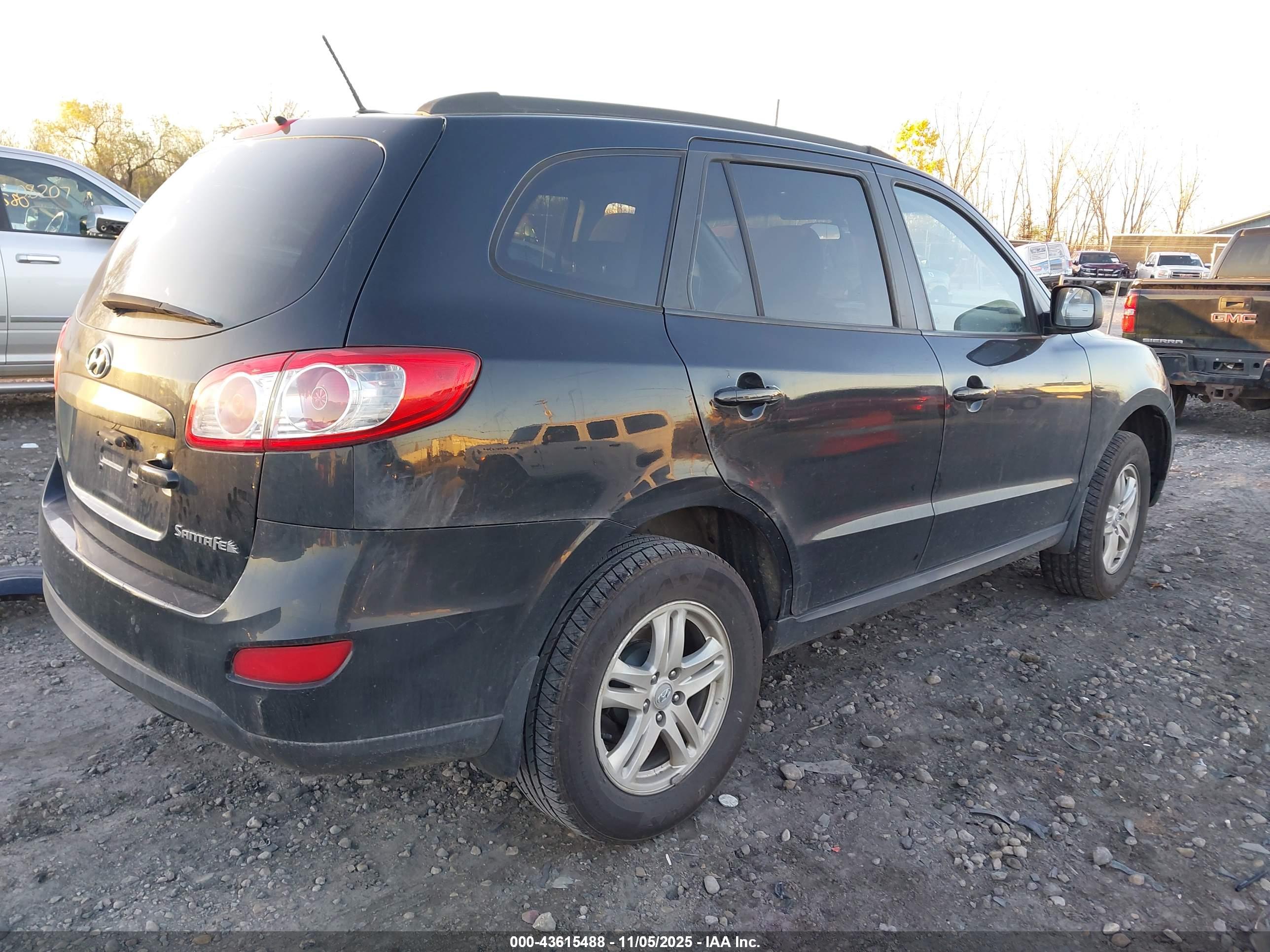 HYUNDAI SANTA image 4