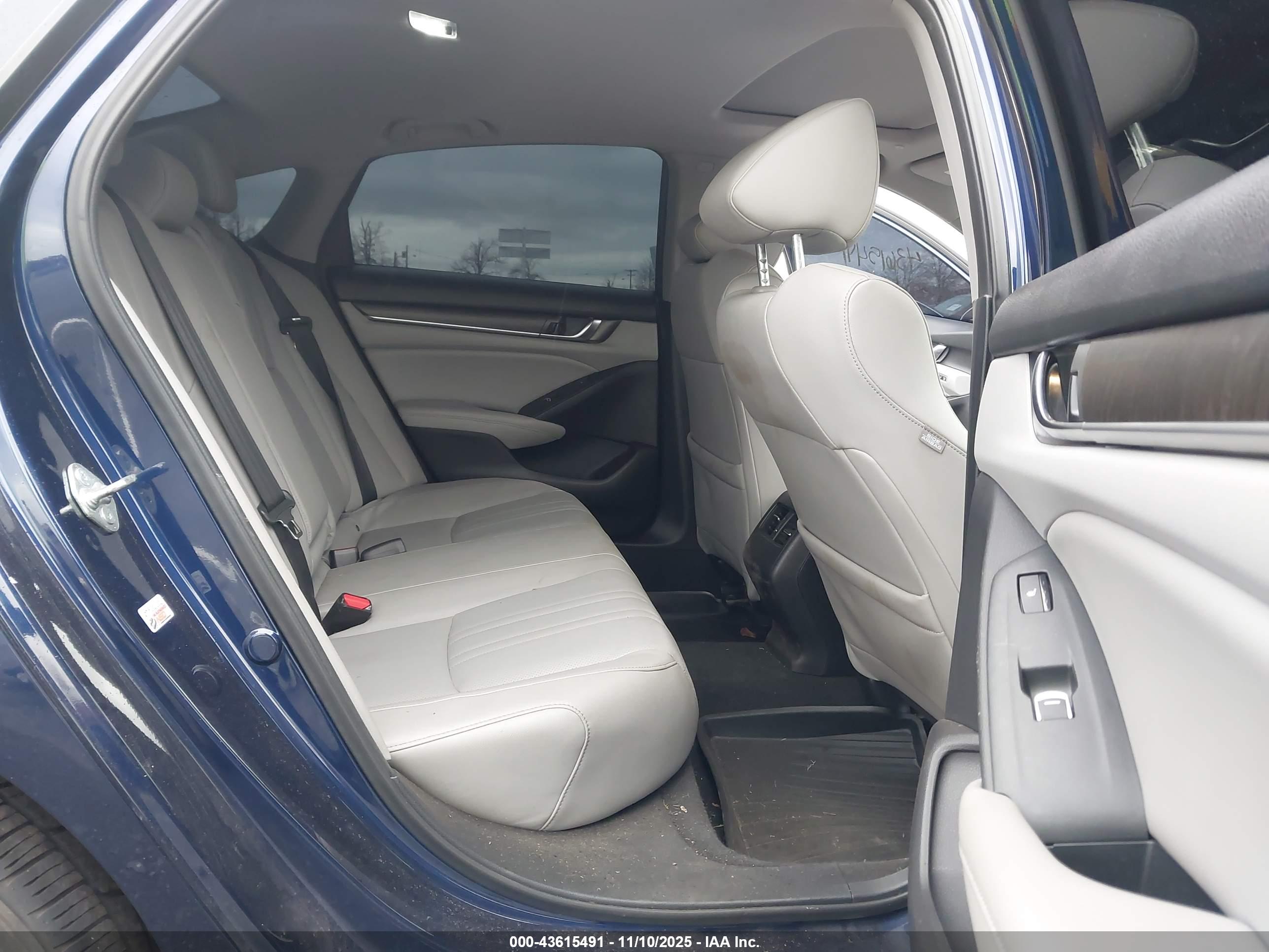 HONDA ACCORD image 8