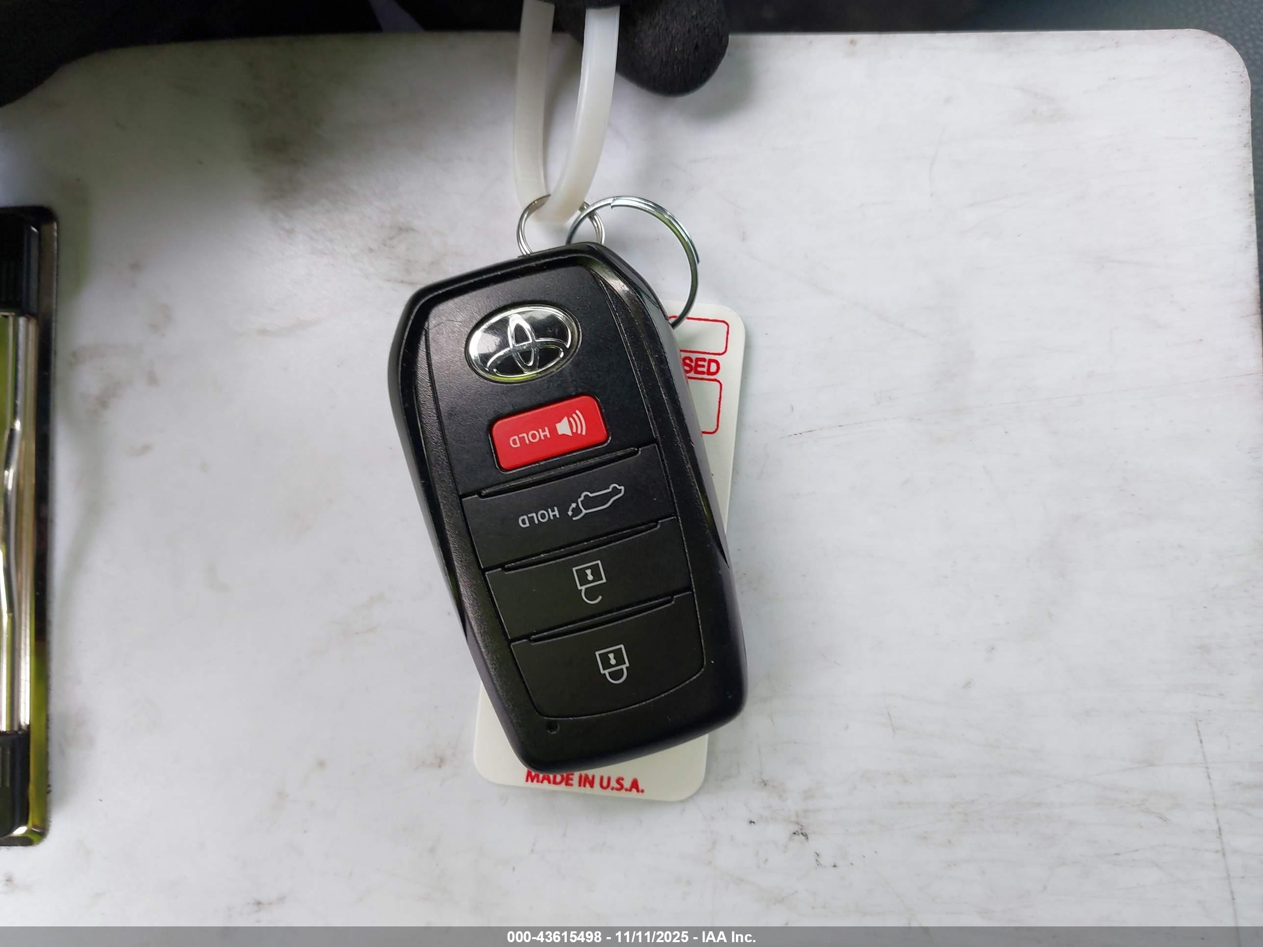 TOYOTA COROLLA image 11