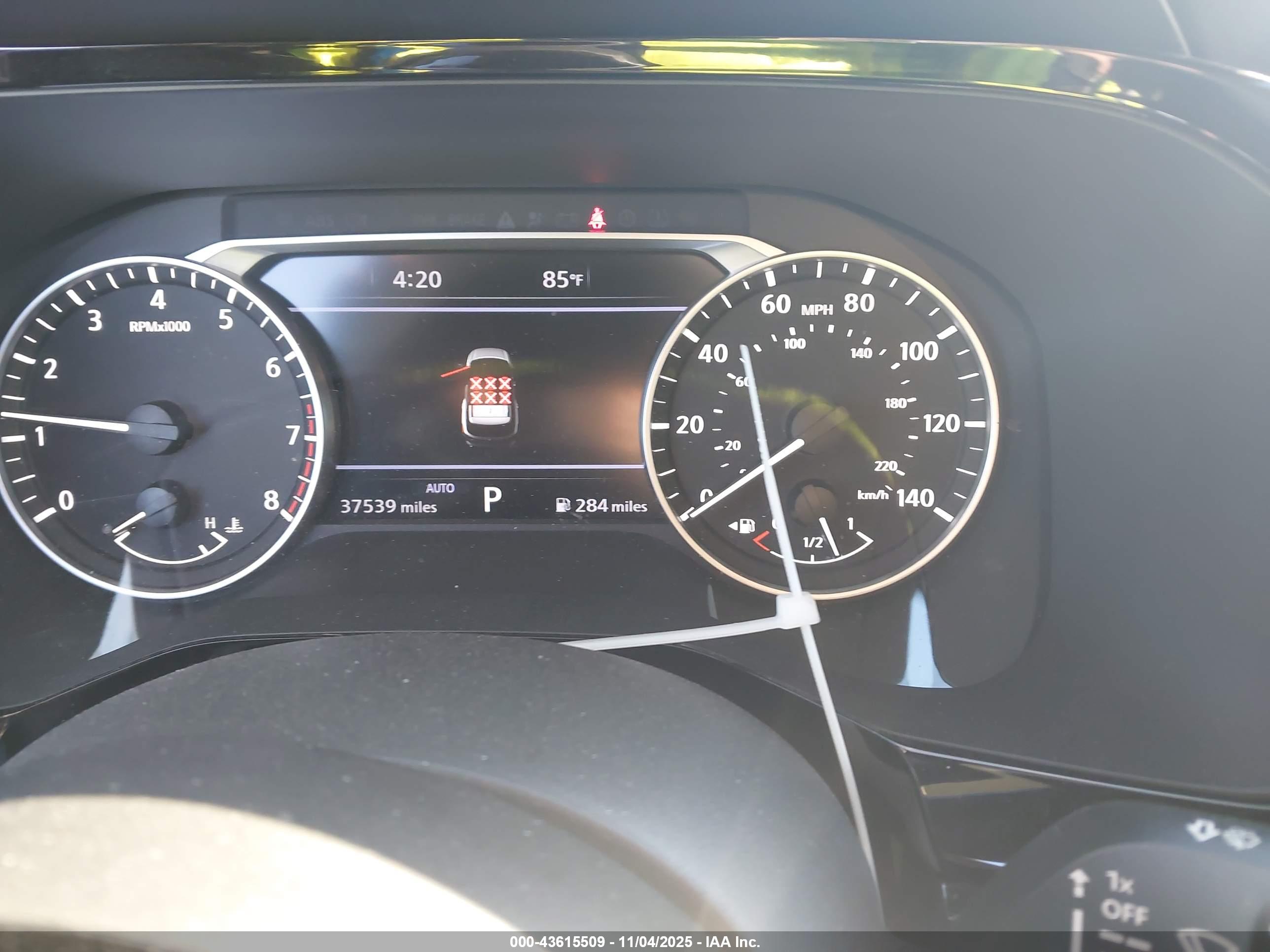 NISSAN PATHFINDER image 7