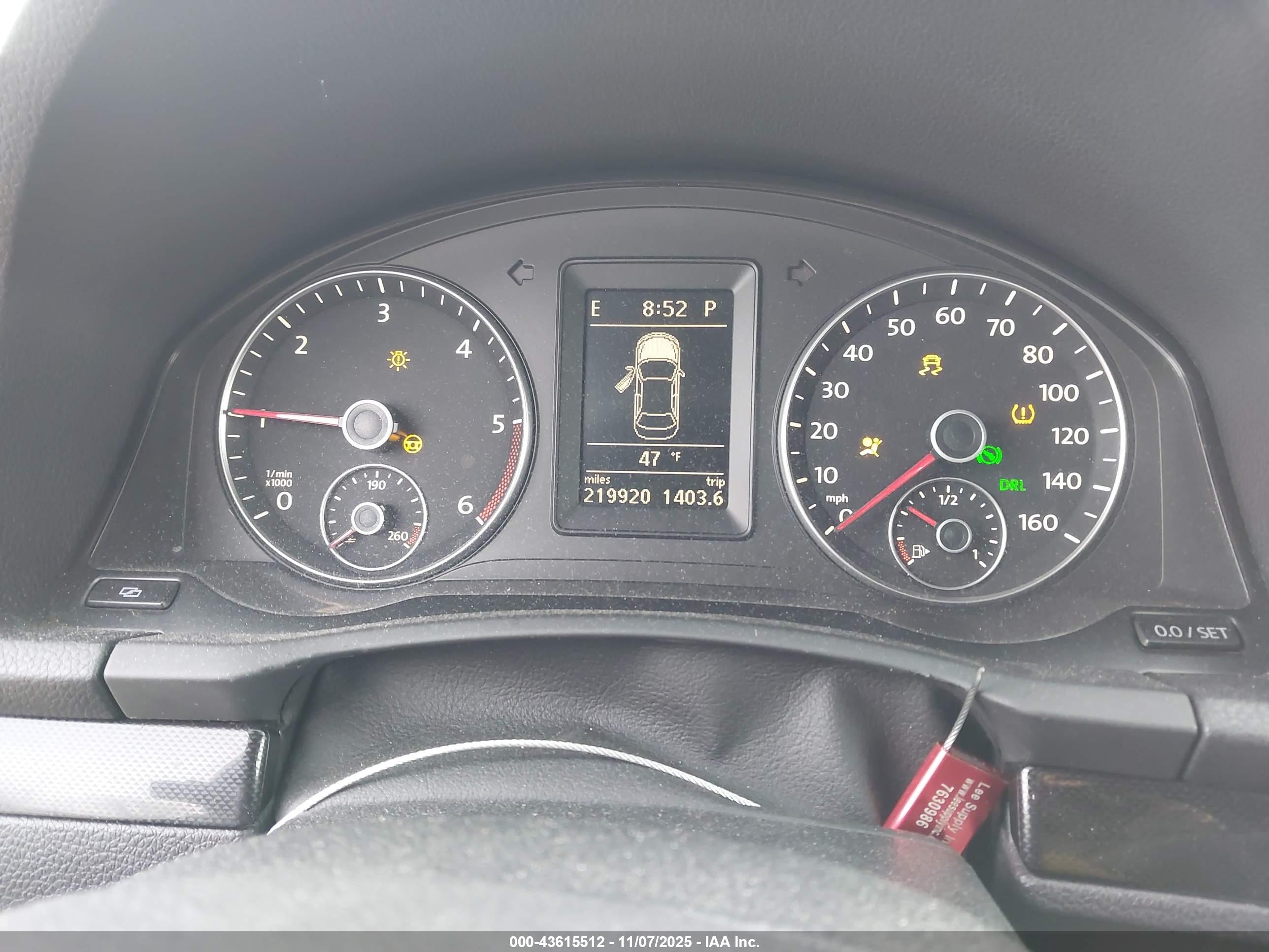 VOLKSWAGEN JETTA image 7