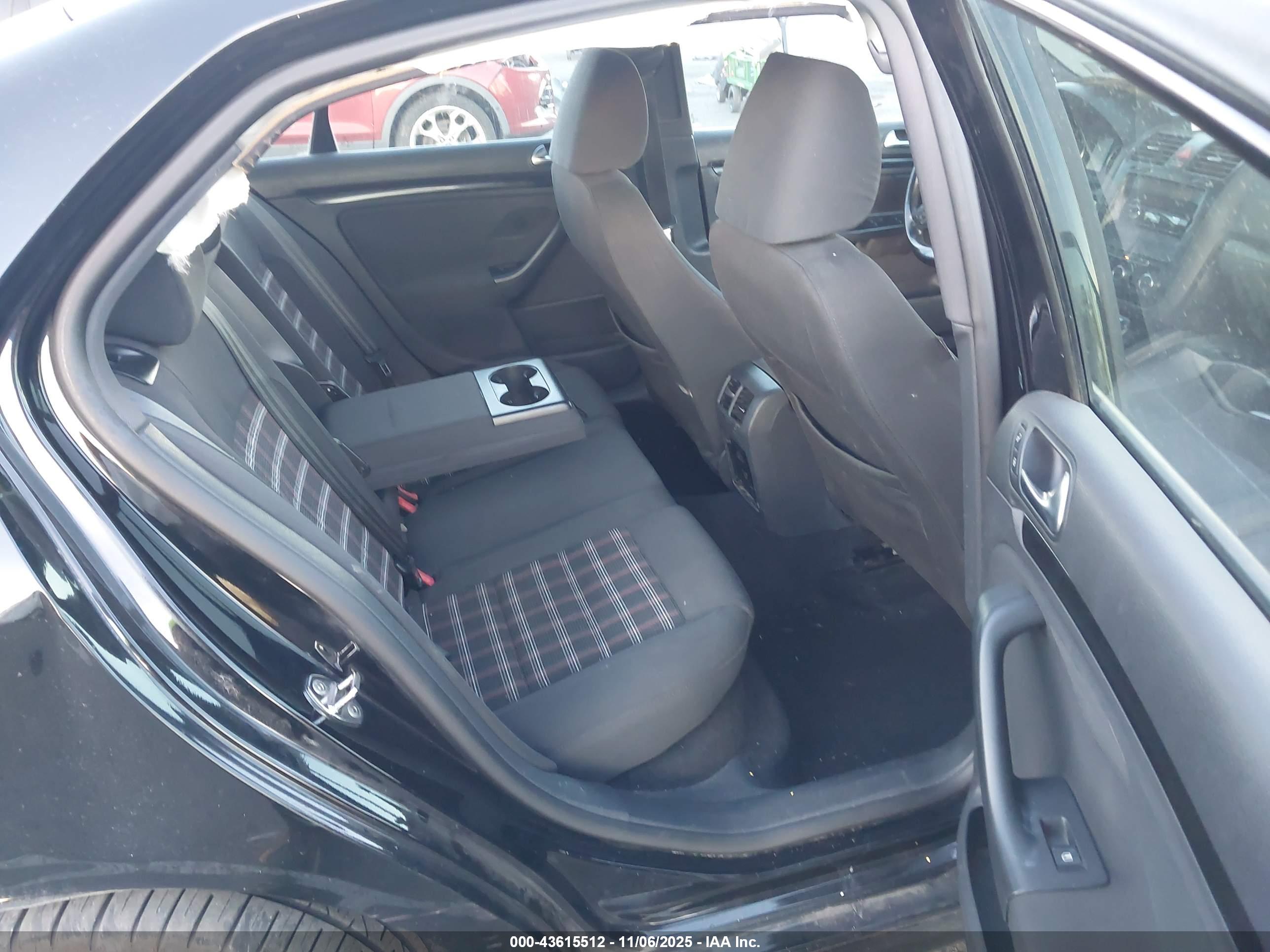 VOLKSWAGEN JETTA image 8