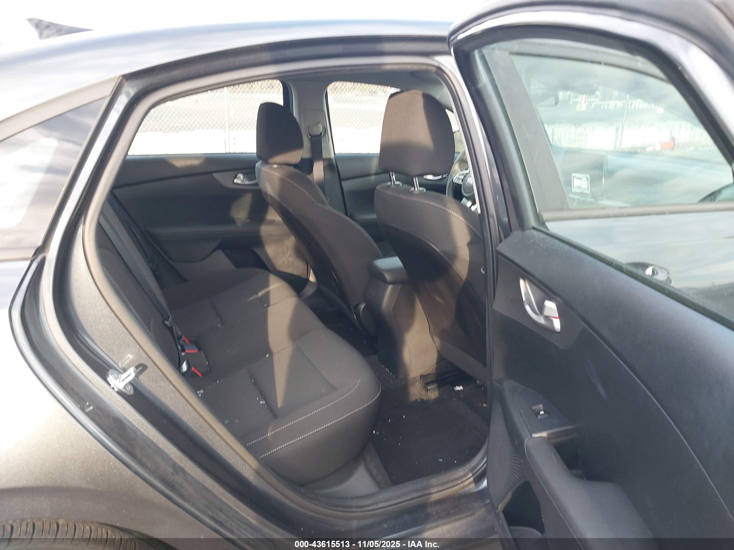KIA FORTE image 8