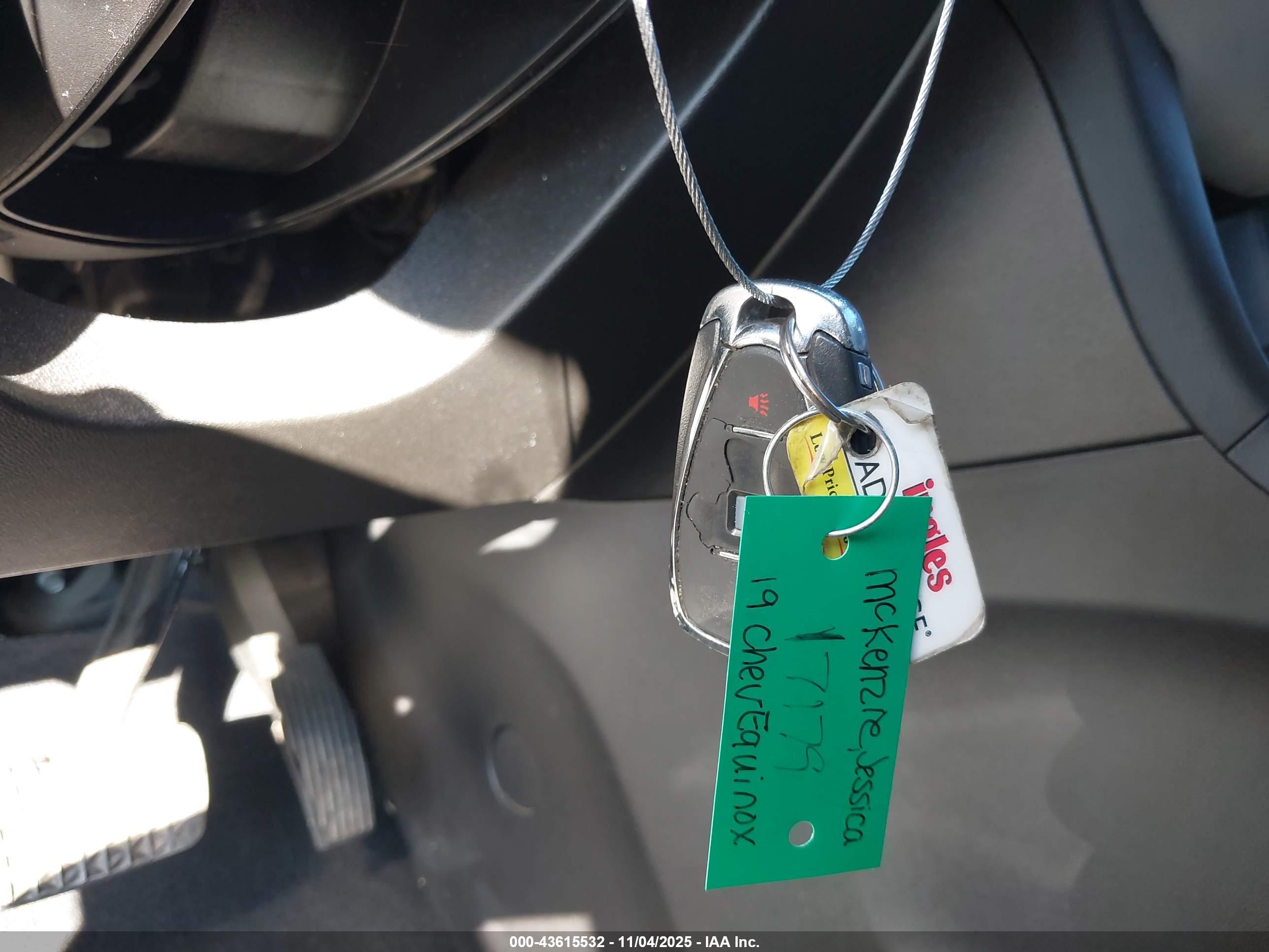 CHEVROLET EQUINOX image 11