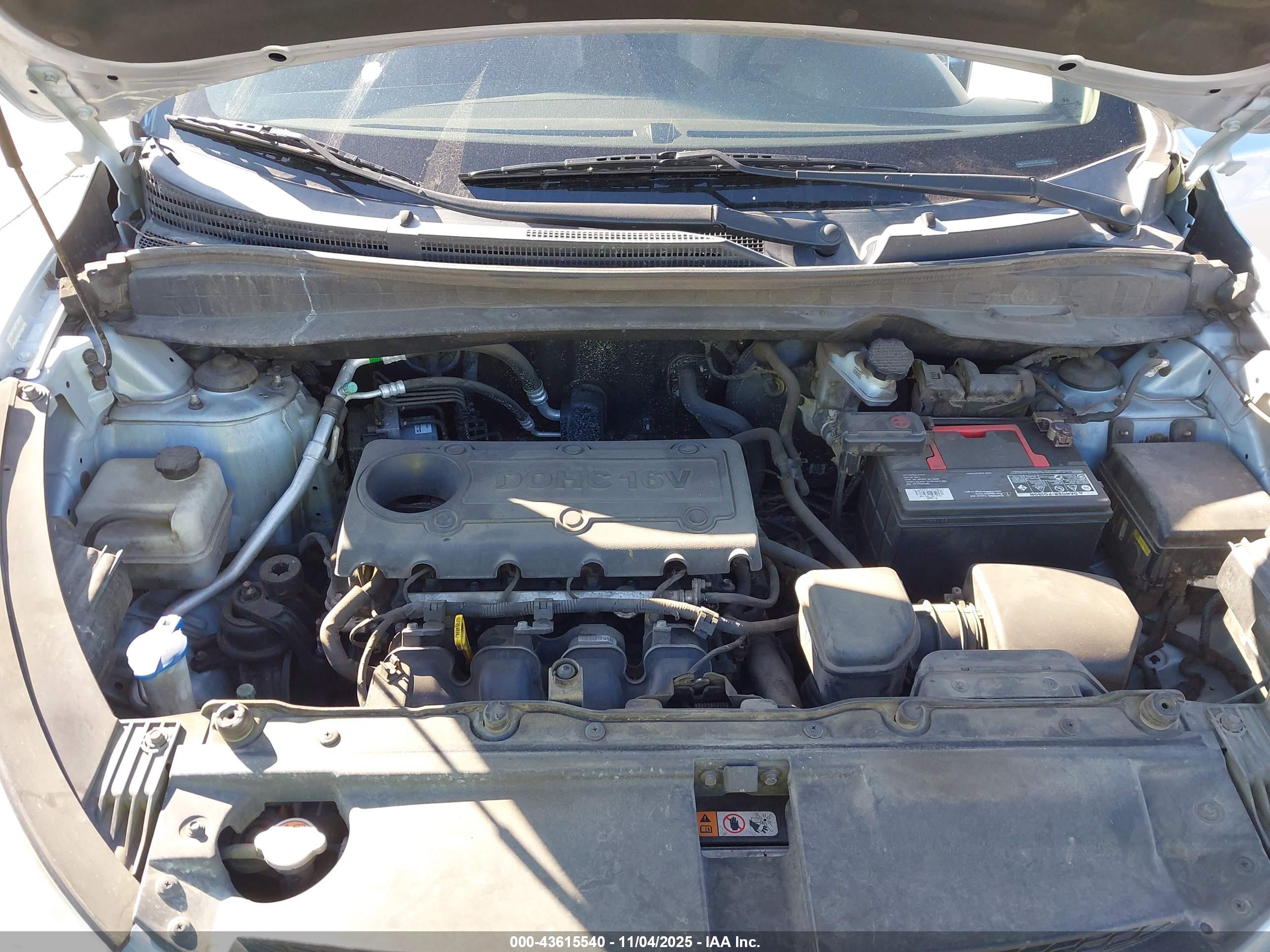HYUNDAI TUCSON image 10