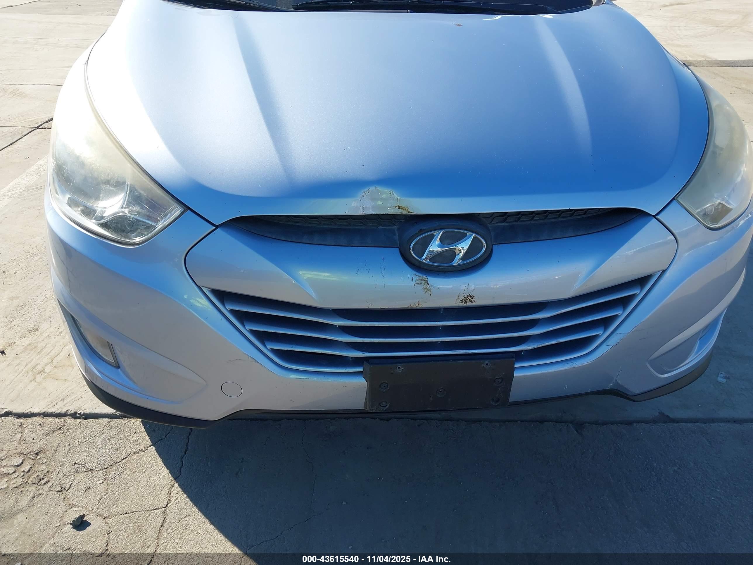 HYUNDAI TUCSON image 6