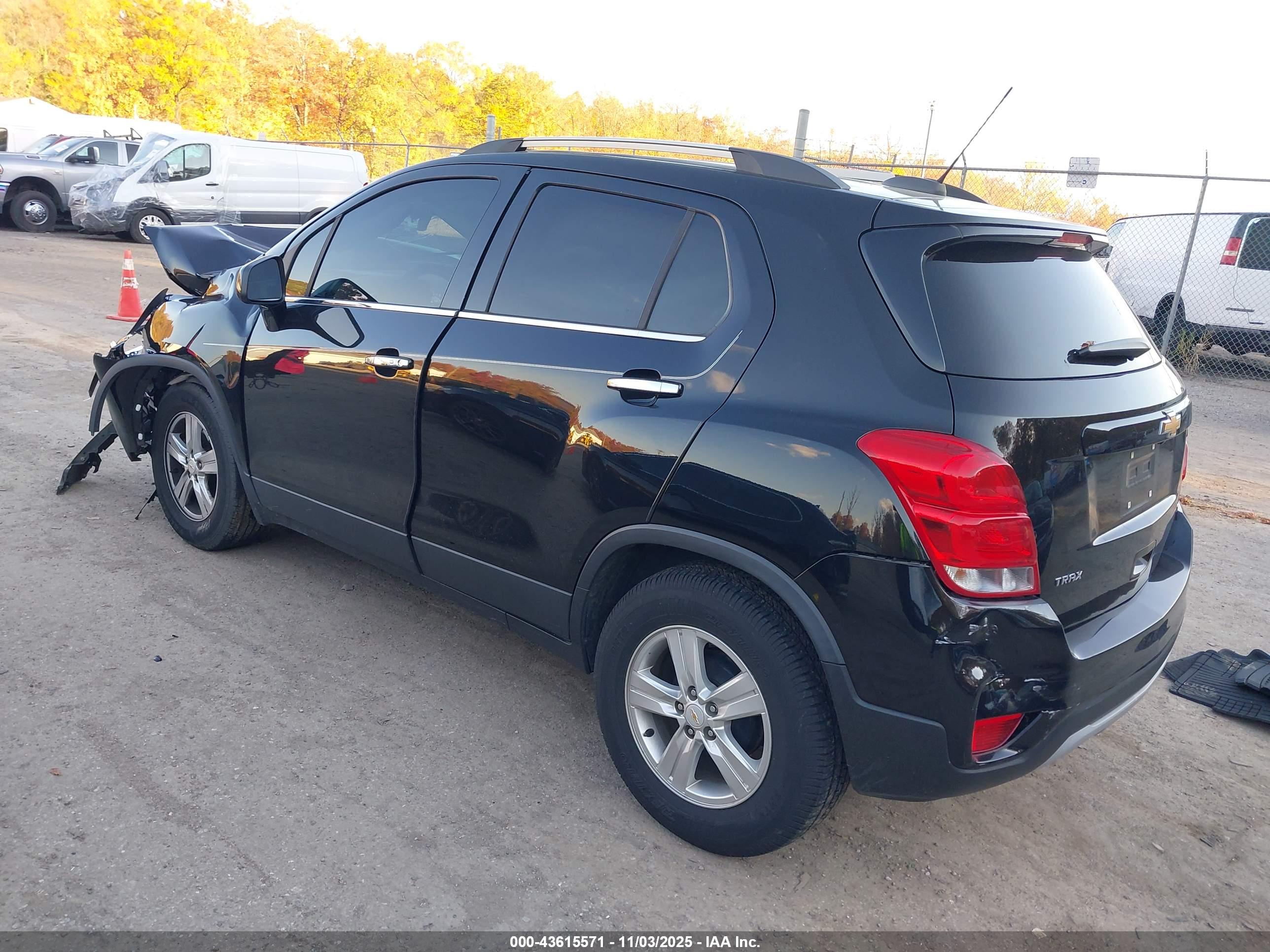 CHEVROLET TRAX image 3